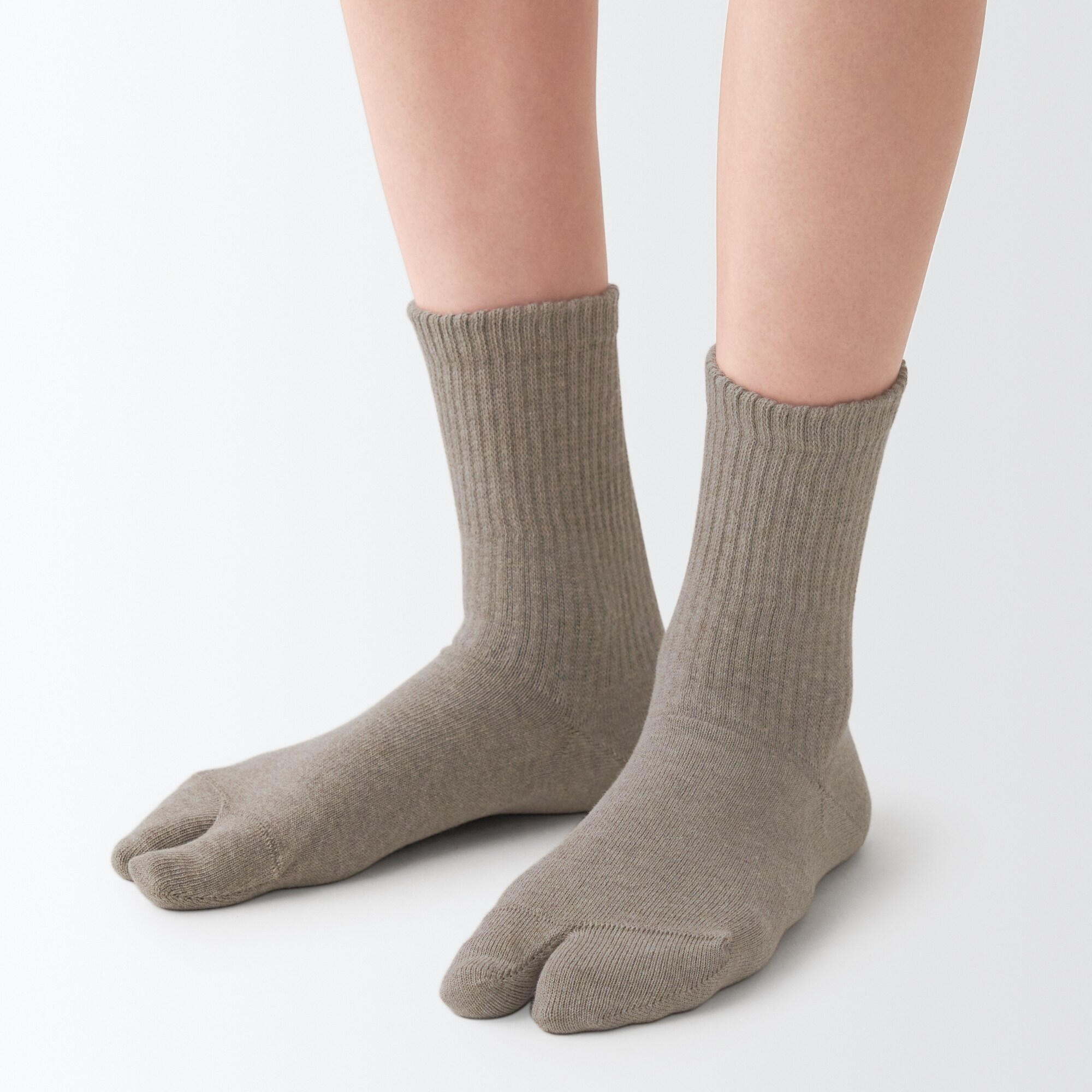 【数量限定】足なり直角　履き口やわらか　たび型靴下（口ゴムなし／婦人）