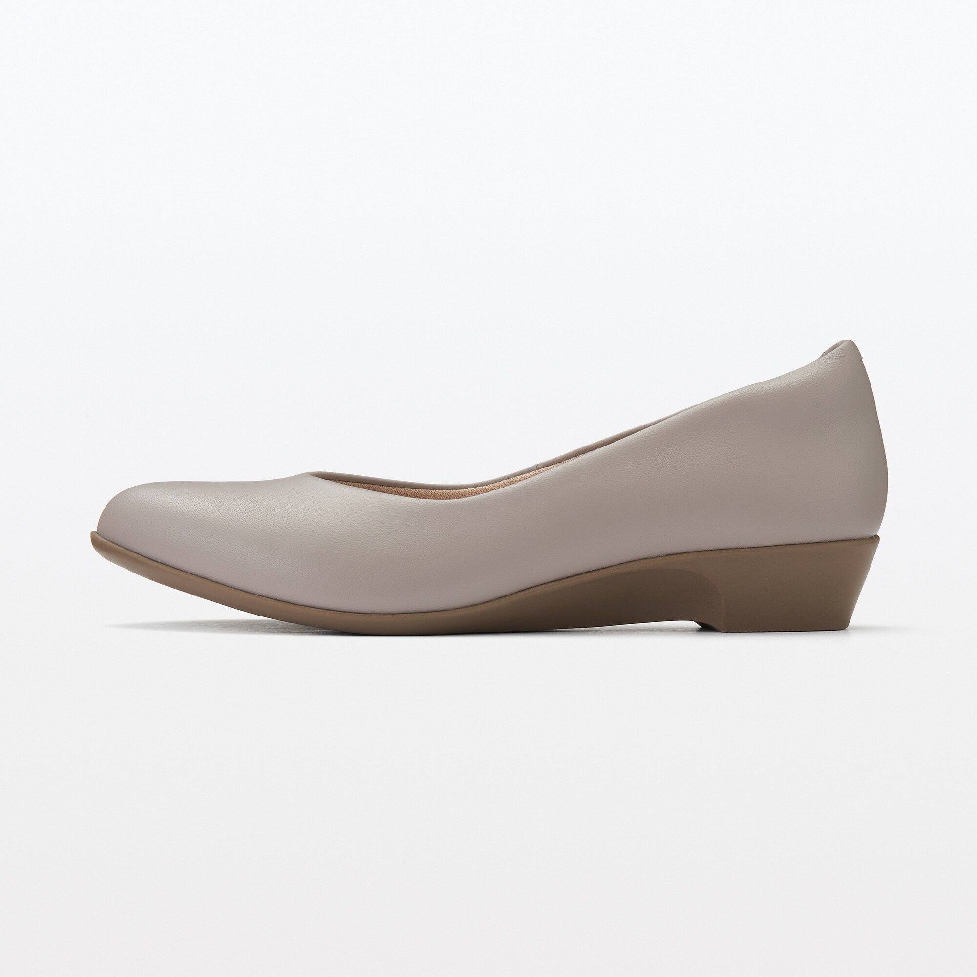 疲れにくい　レザーパンプス