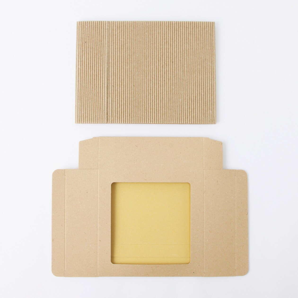 ギフト箱　スクエア・約１６０×１６０×５０ｍｍ