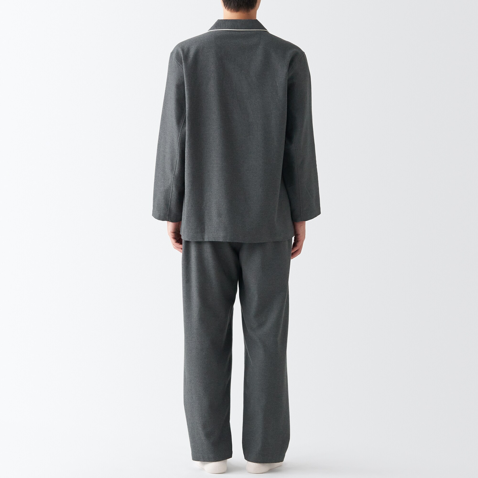 【両面起毛で温かい】脇に縫い目のない　フランネルパジャマ（旧仕様：丸襟タイプ・お尻ポケットなし）