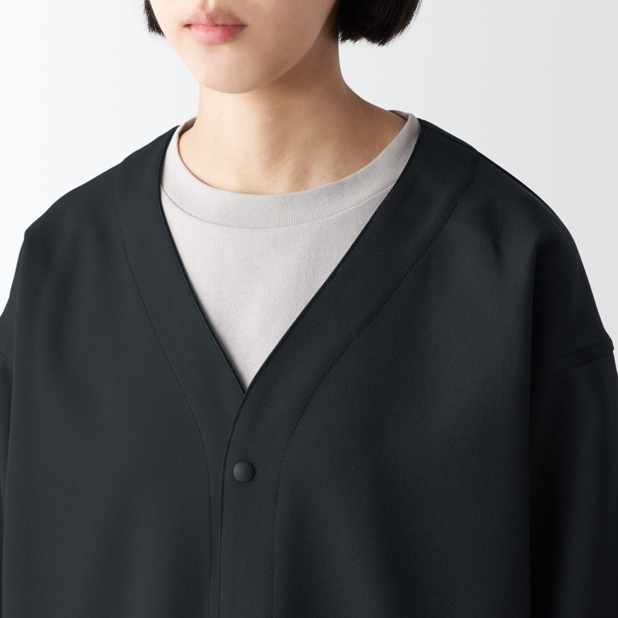 汚れが落ちやすいノーカラージャケット