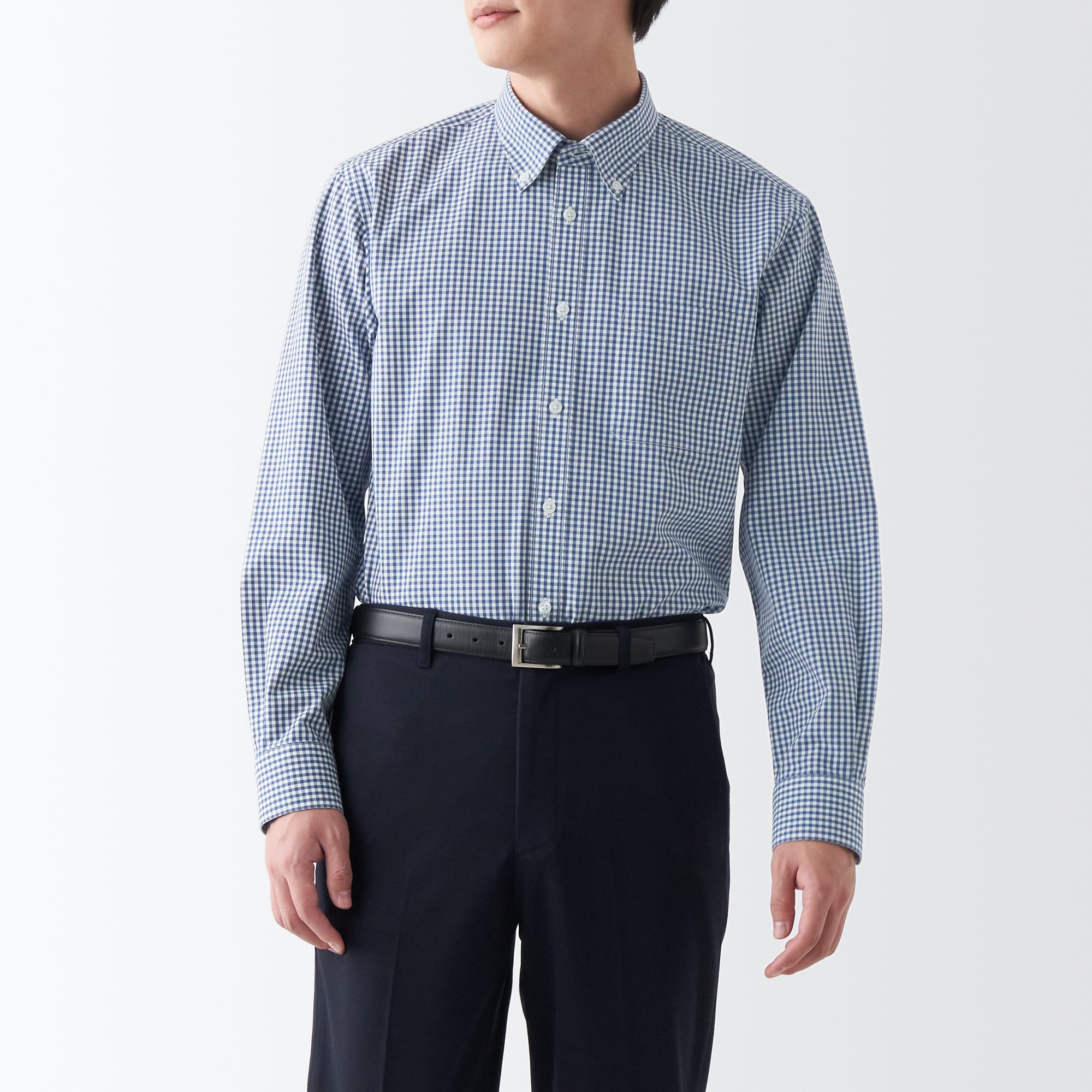 シワになりにくいボタンダウン長袖シャツ