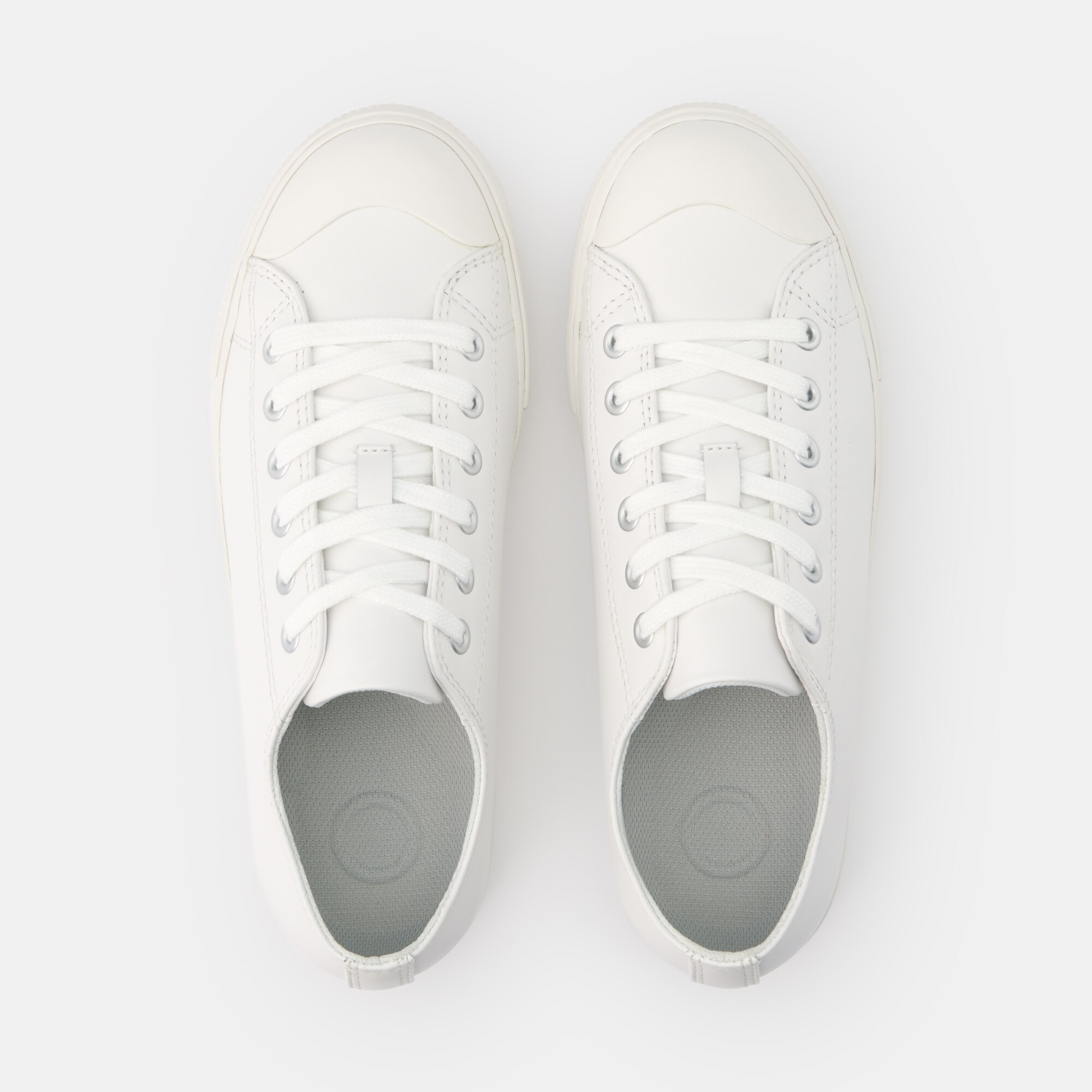 疲れにくい　撥水　レザースニーカー