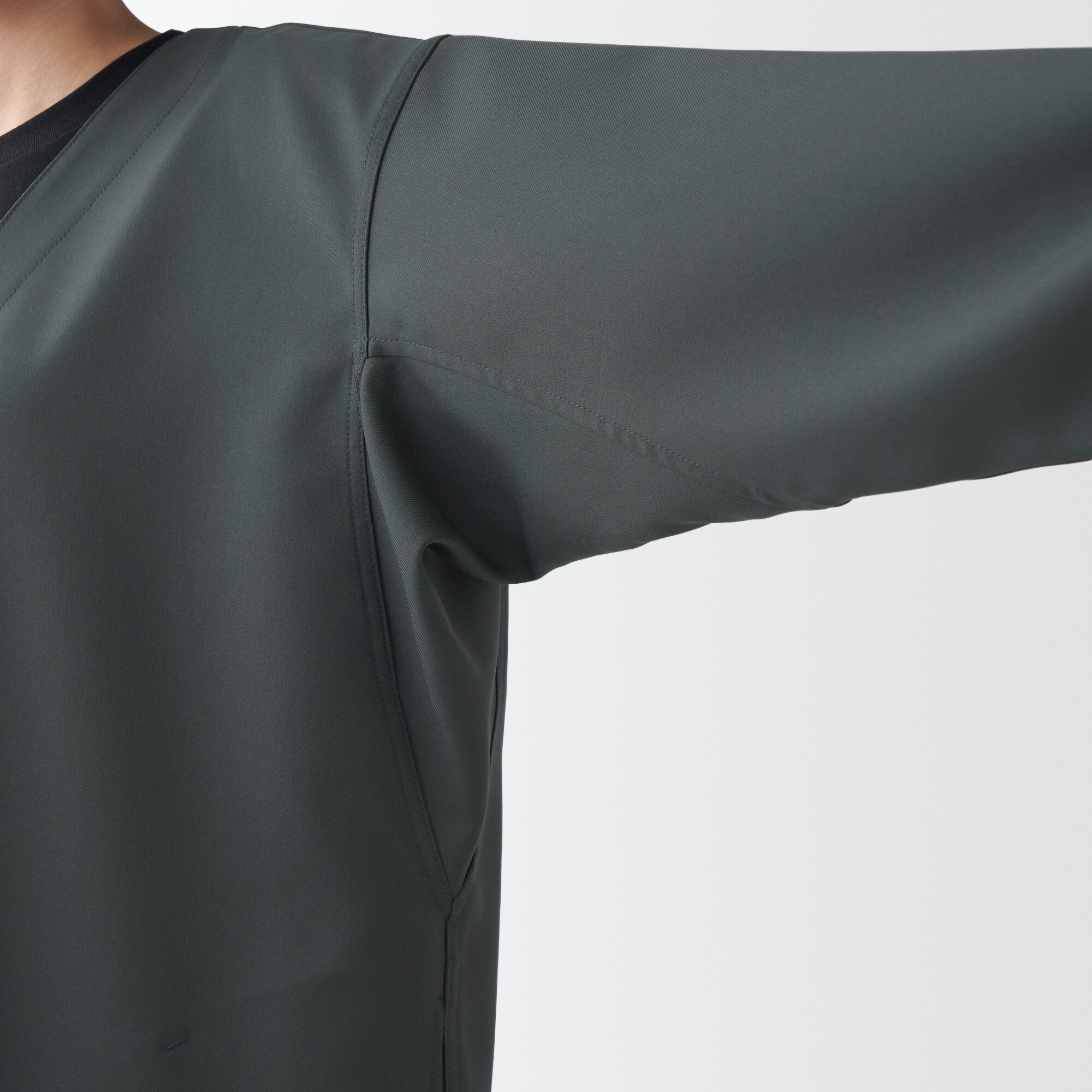 汚れが落ちやすいノーカラージャケット