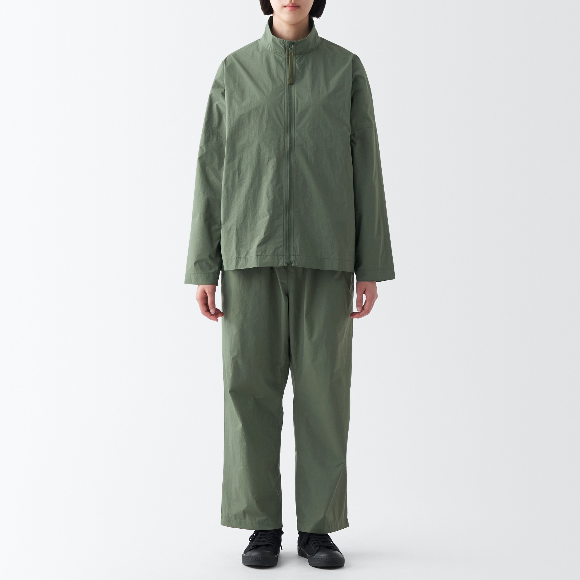 撥水防風パンツ