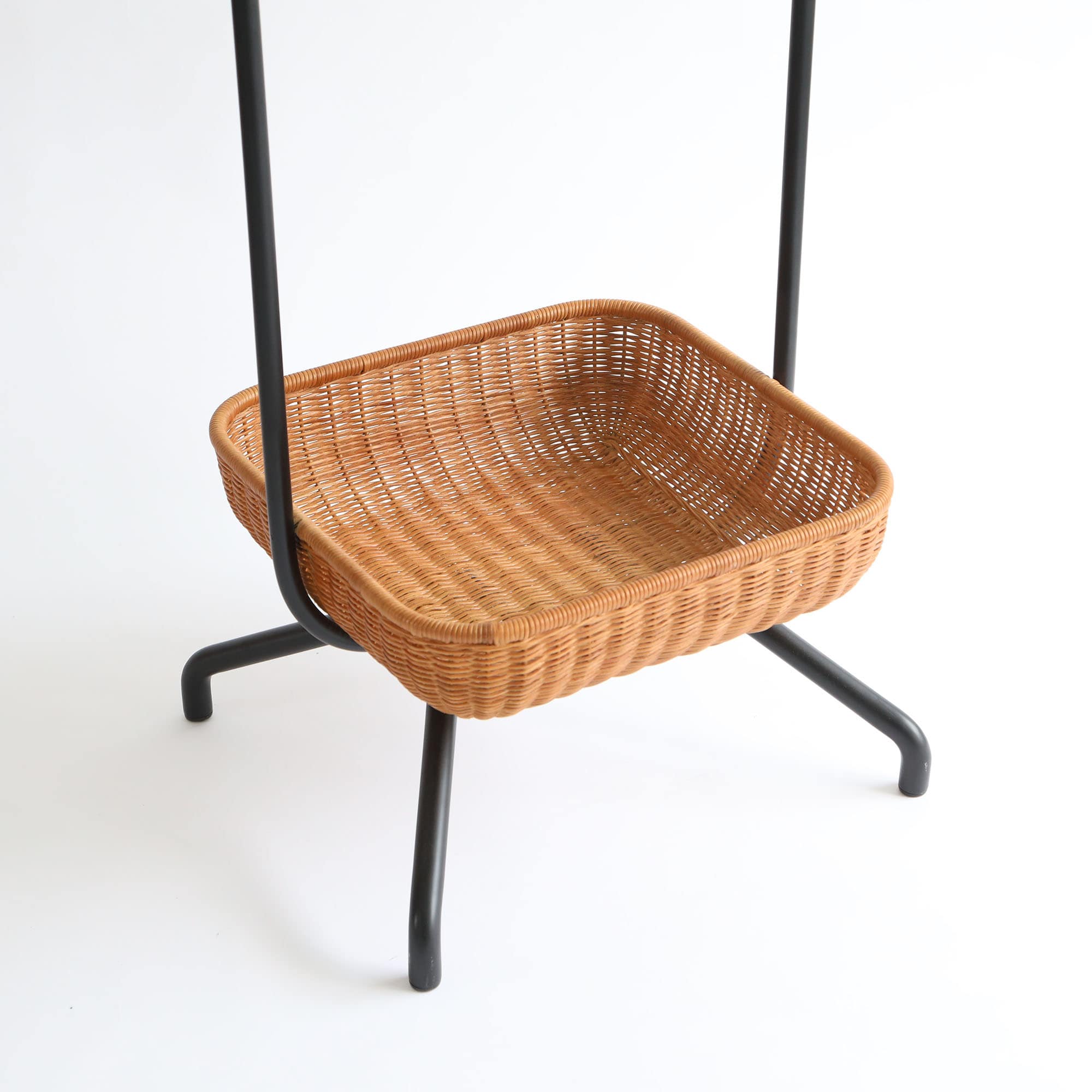 ＷＡＬＬＡＢＹ　ＨＡＮＧＥＲ　ＳＴＡＮＤ　幅５０×奥行４５×高さ１５８ｃｍ