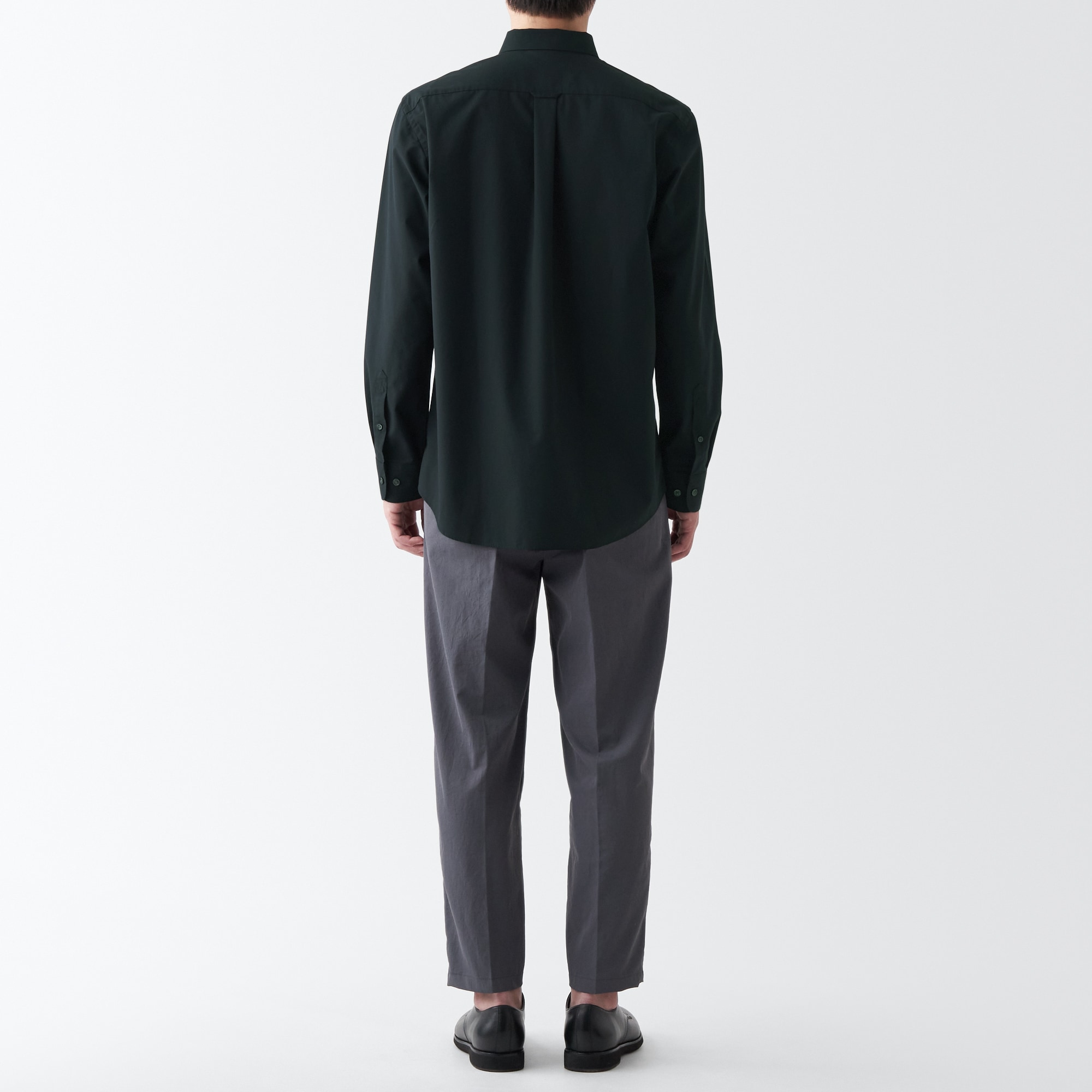 シワになりにくいボタンダウン長袖シャツ