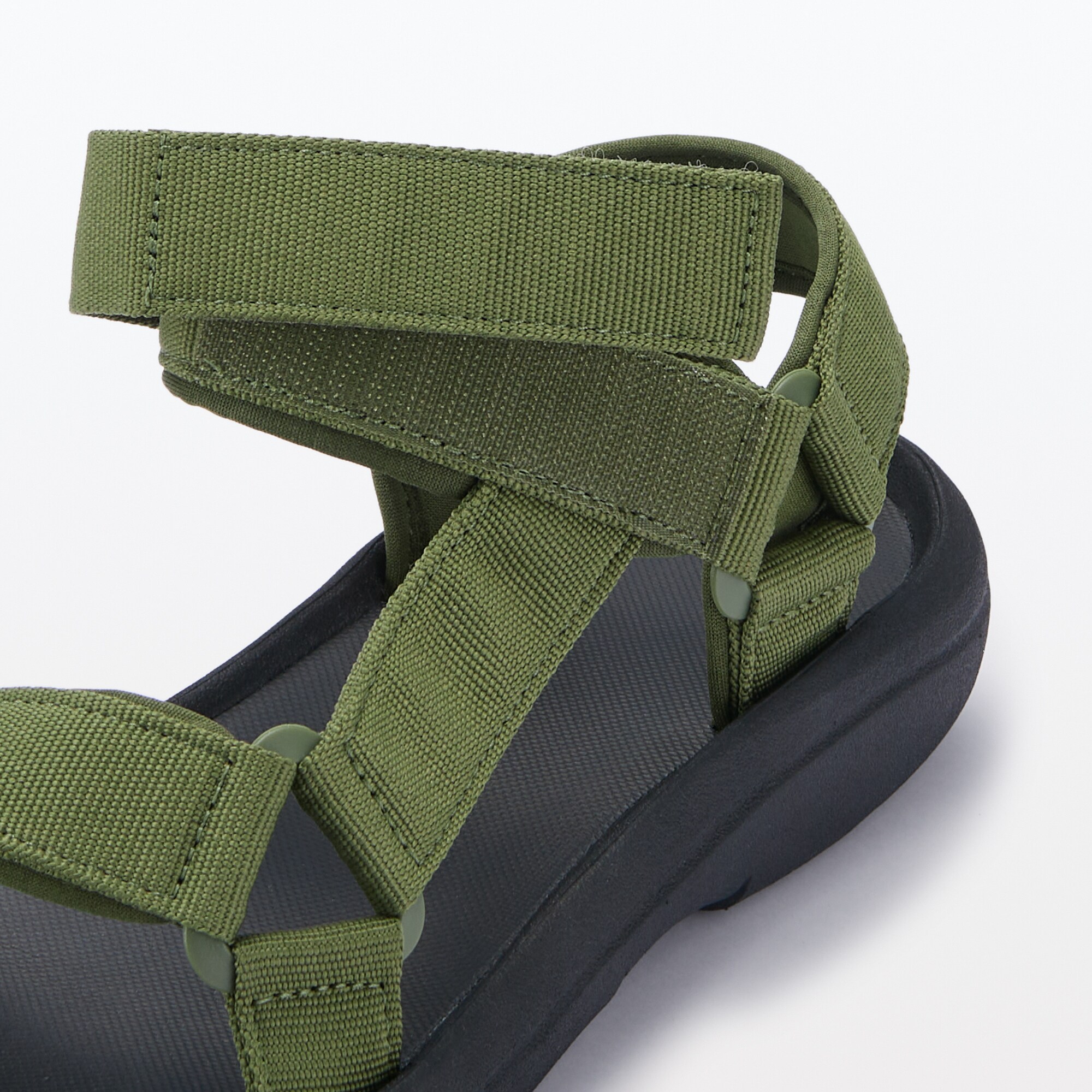 テープベルトサンダル