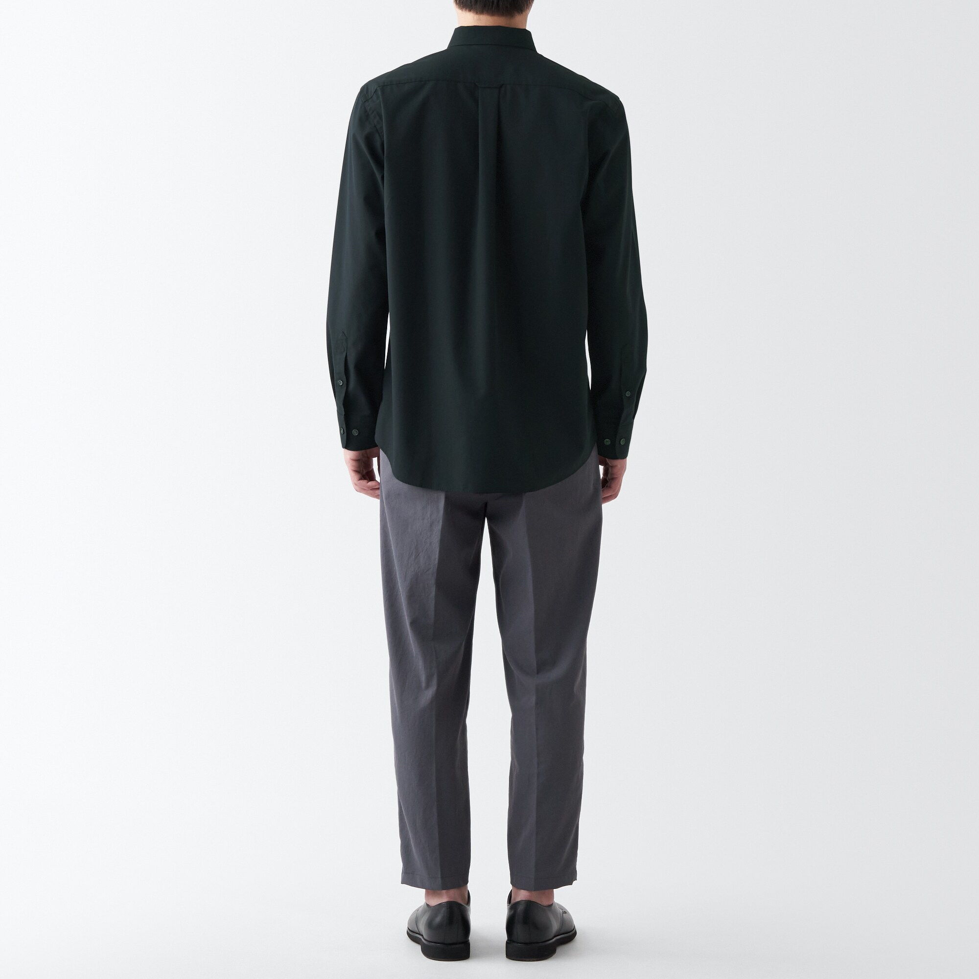 シワになりにくいボタンダウン長袖シャツ