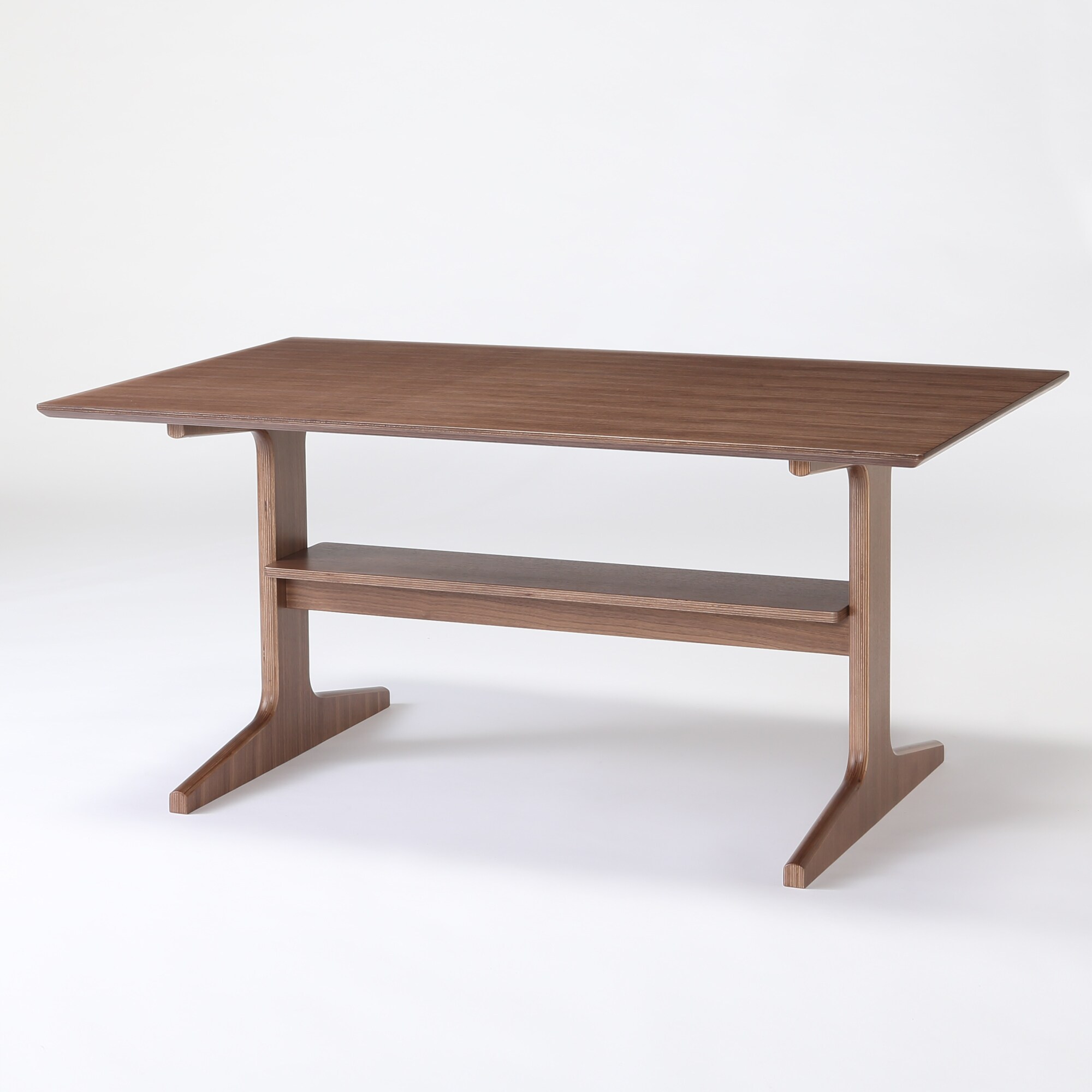 リビングでもダイニングでもつかえるテーブル・４・ウォールナット材