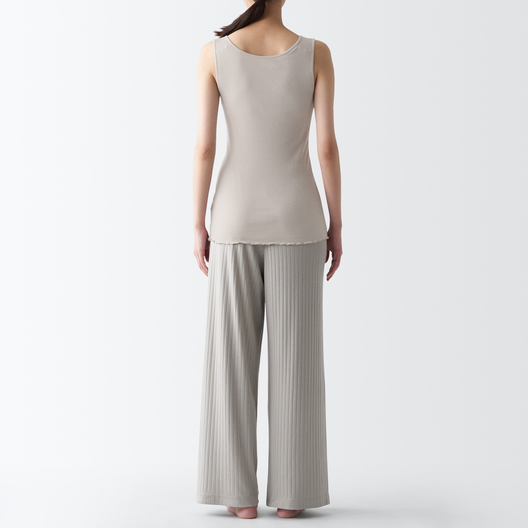 なめらかリブブラタンクトップ