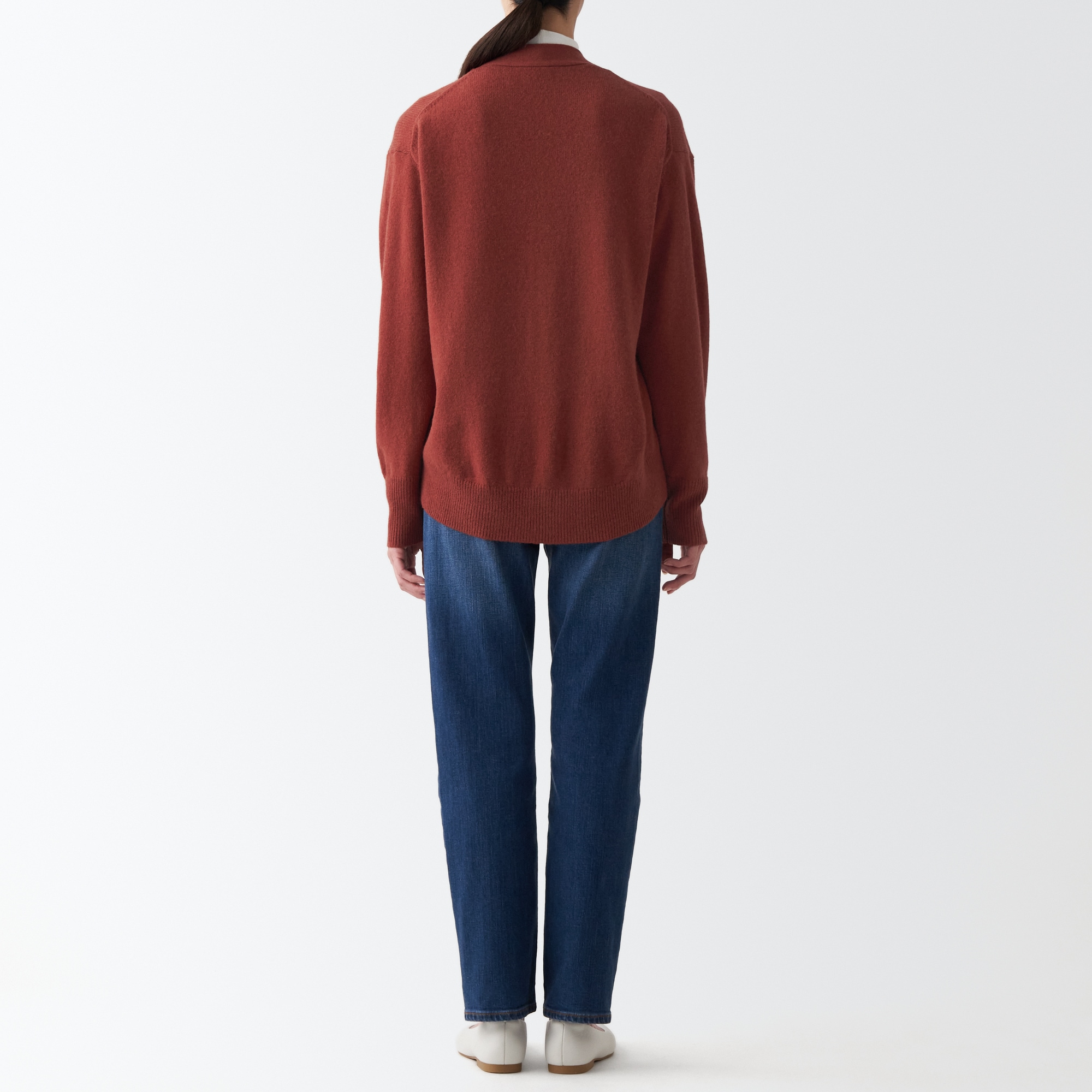 ウールミドルゲージＶネックカーディガン