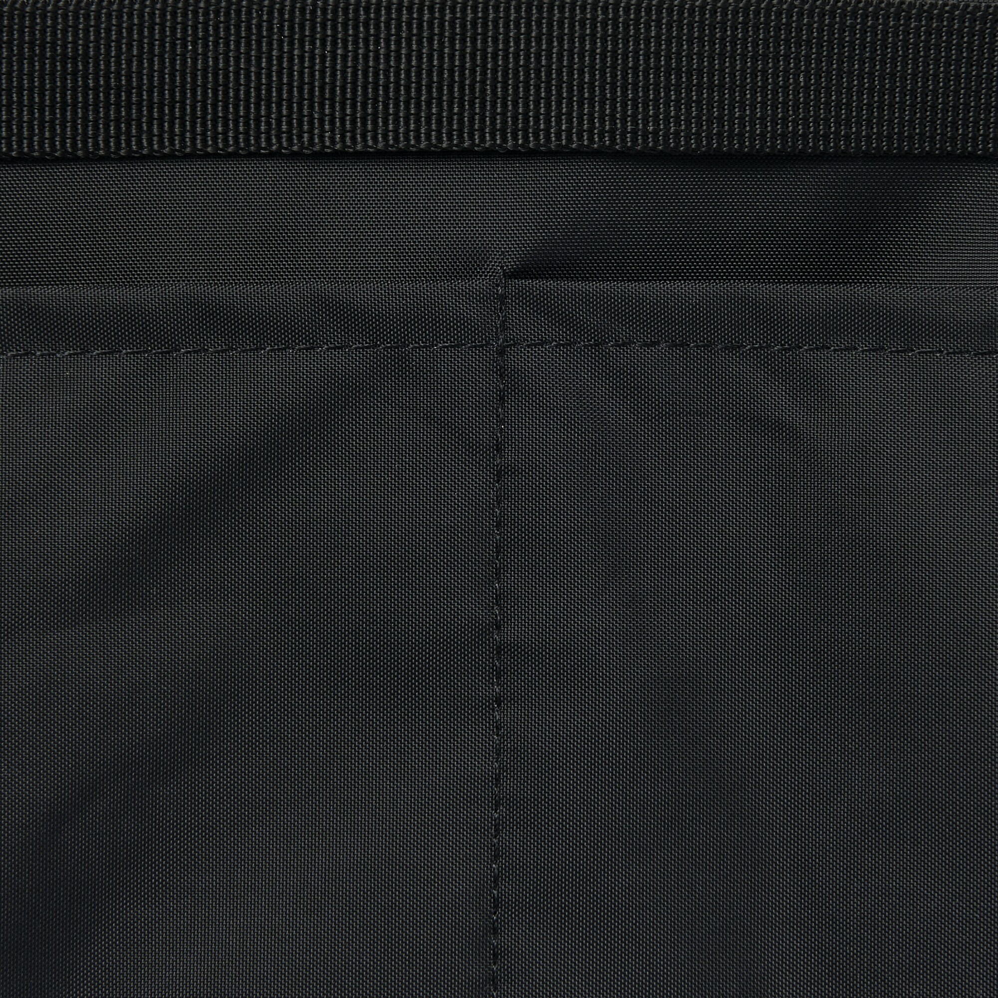 ナイロンバッグインバッグ　黒／約１８．５×２７×１１ｃｍ