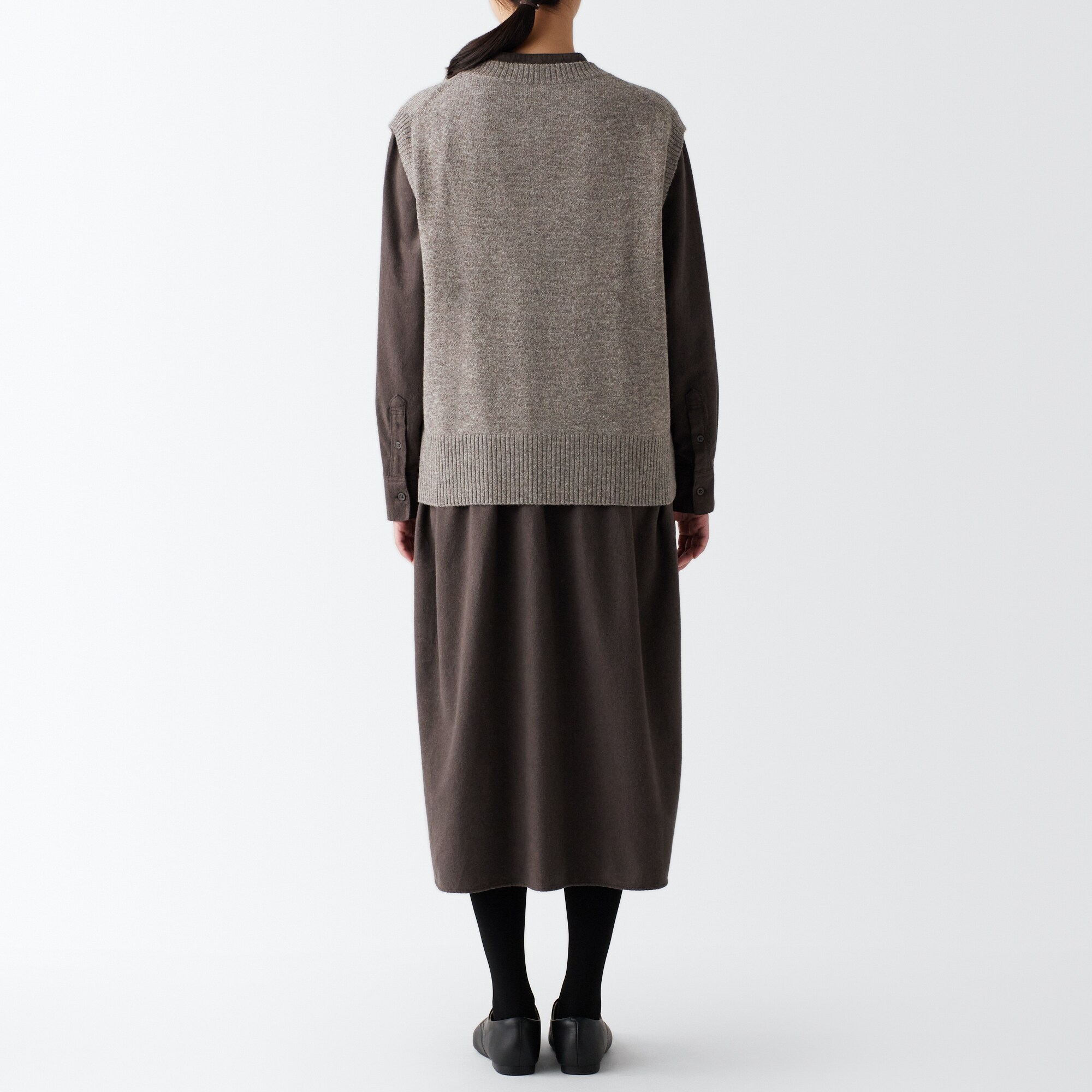 残糸で編んだクルーネックベスト