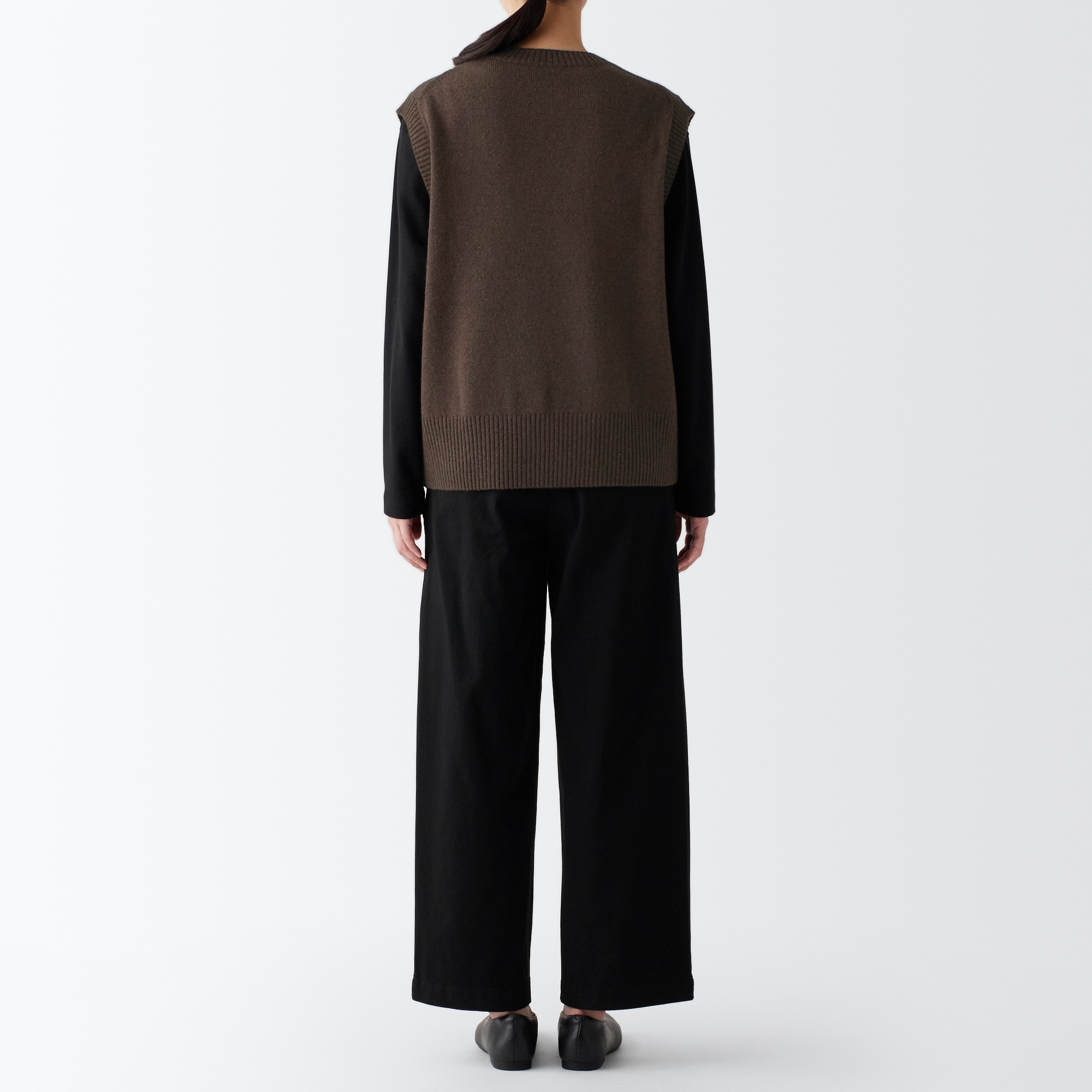 残糸で編んだクルーネックベスト