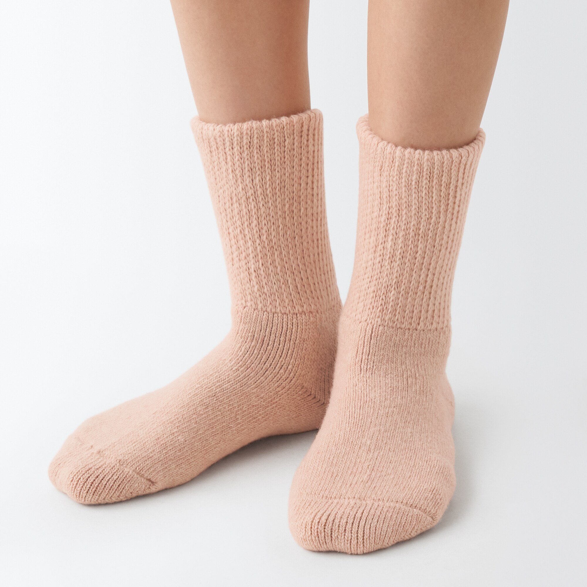 足なり直角　履き口やわらか　ヤク混　ルームソックス