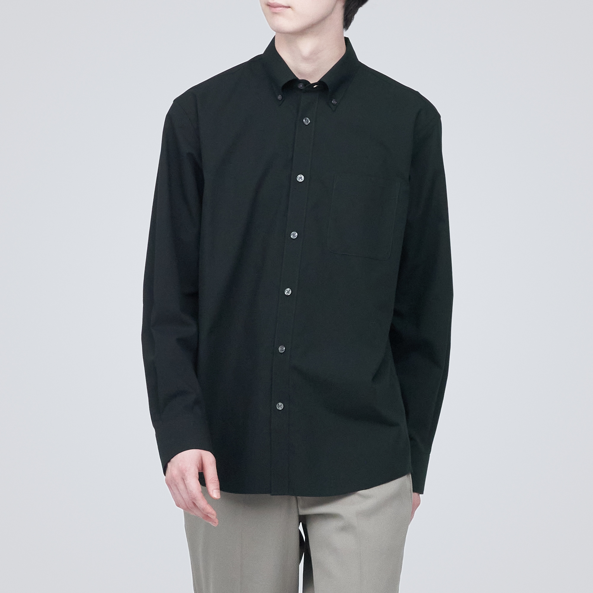 シワになりにくいボタンダウン長袖シャツ