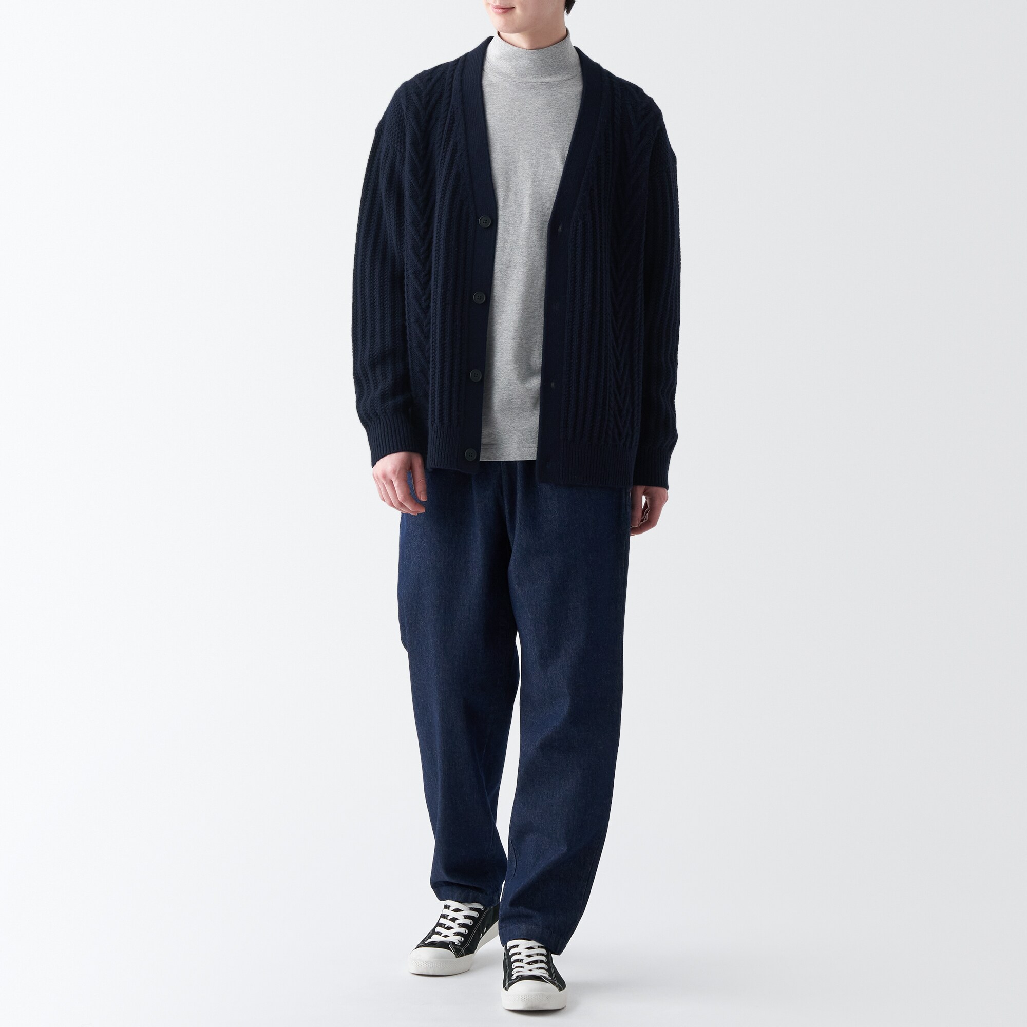 メリノウールケーブル柄Ｖネックカーディガン