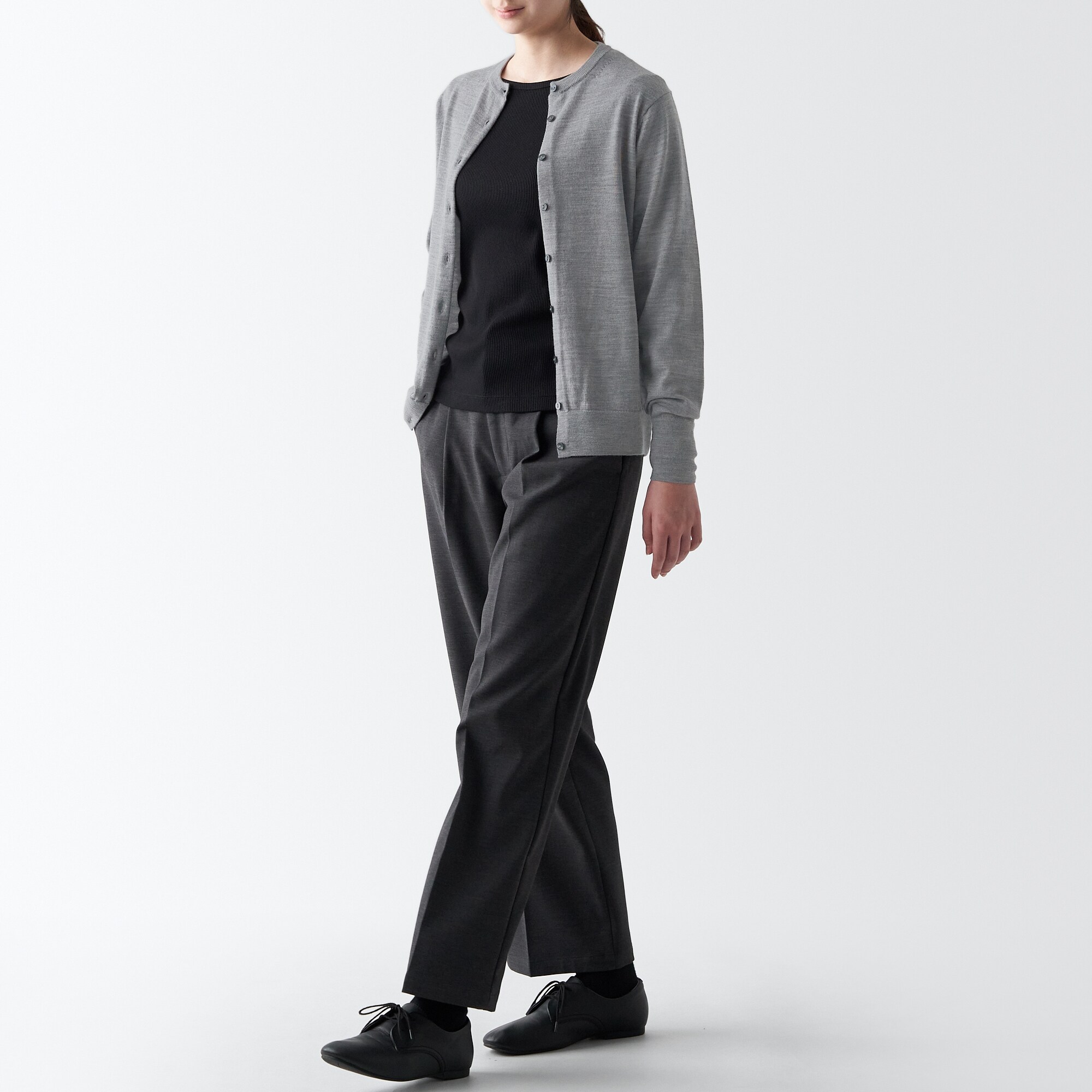 洗えるウールハイゲージクルーネックカーディガン