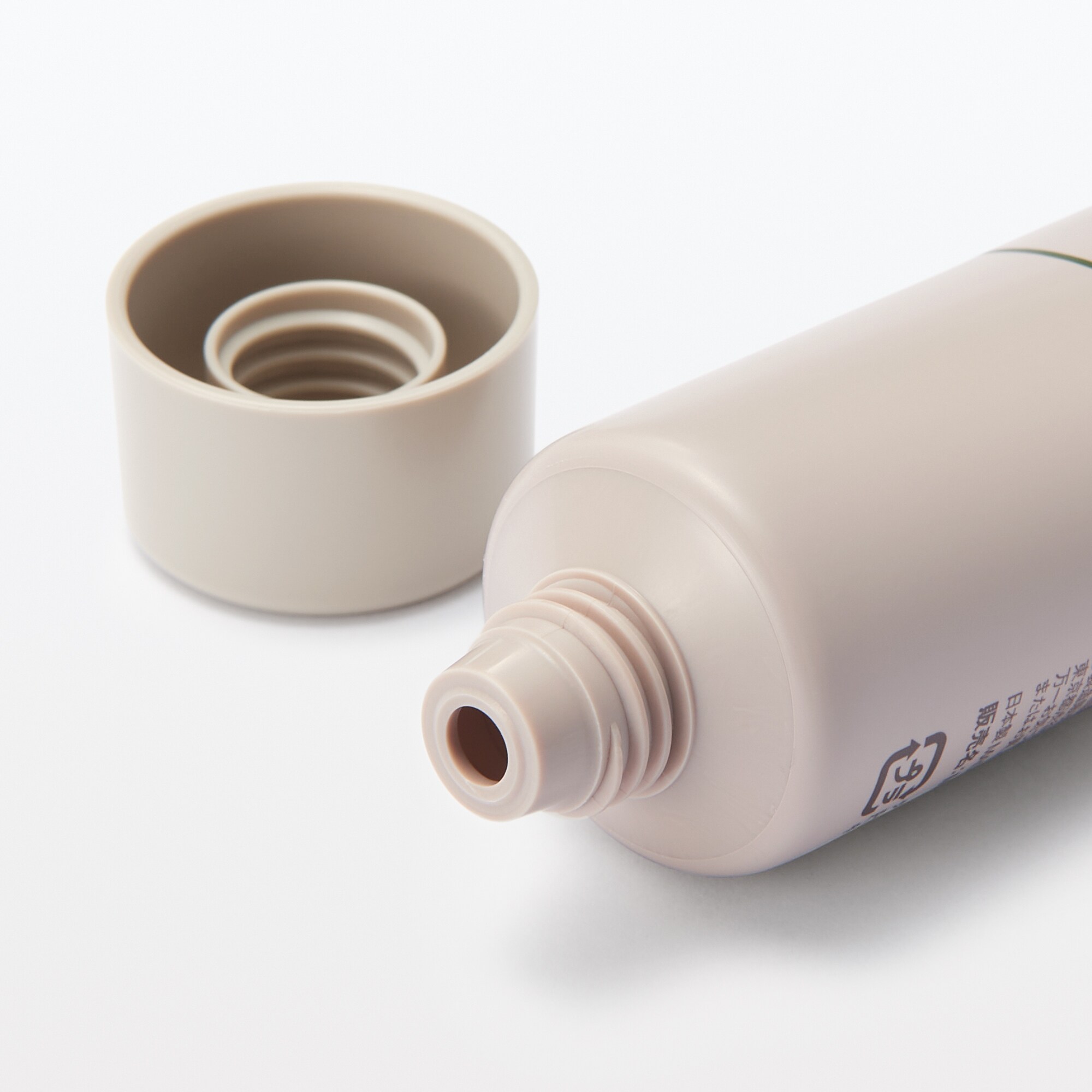 ハンドクリーム　ウッディ　５０ｇ