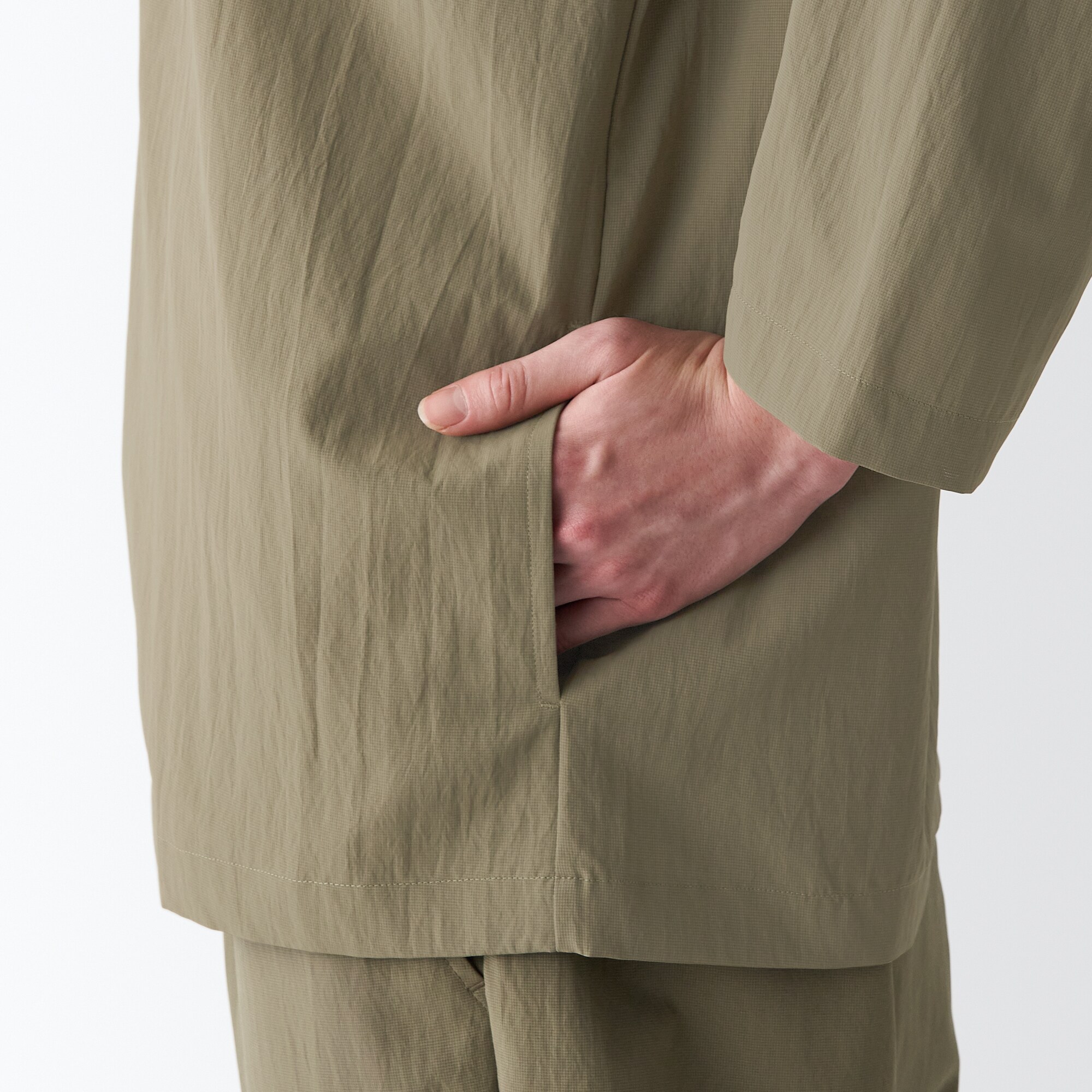 風を通すストレッチカーディガン