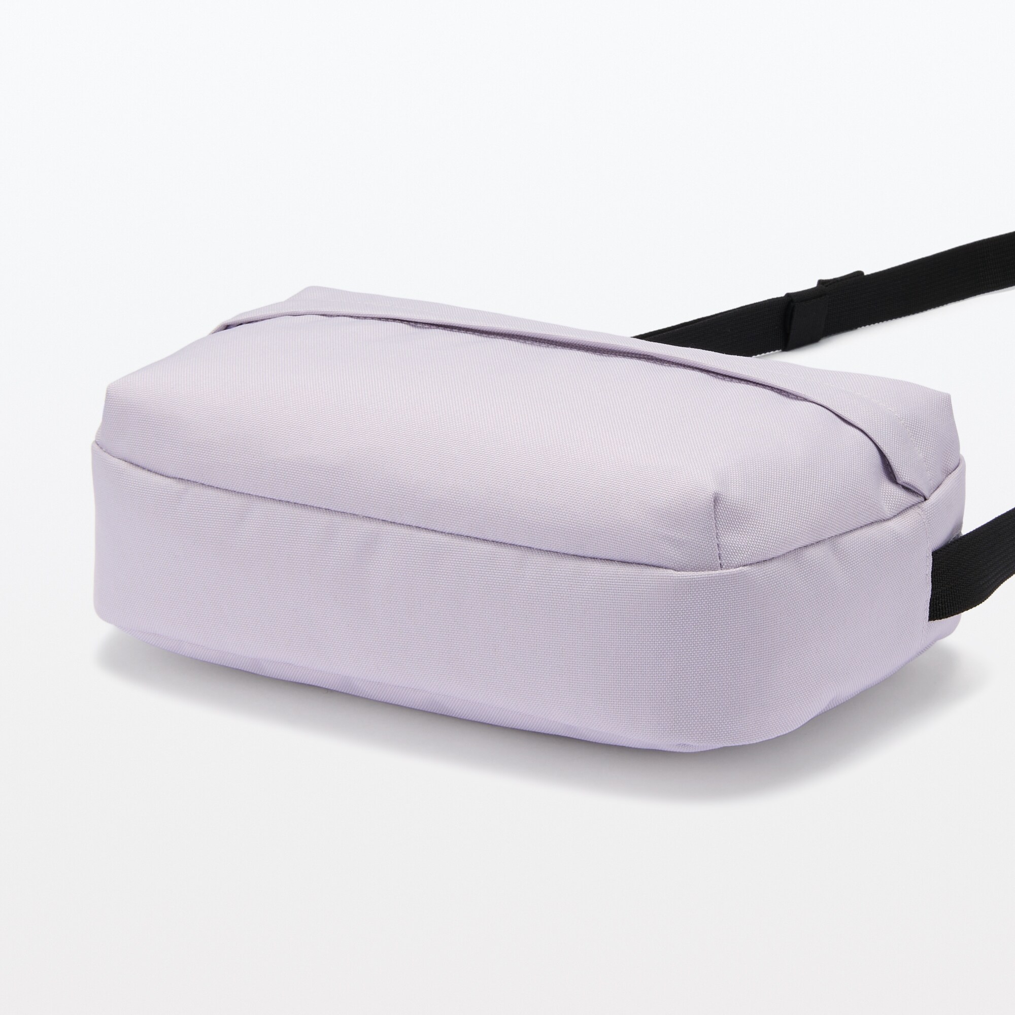 ウエストポーチにもなる　撥水ショルダーバッグ