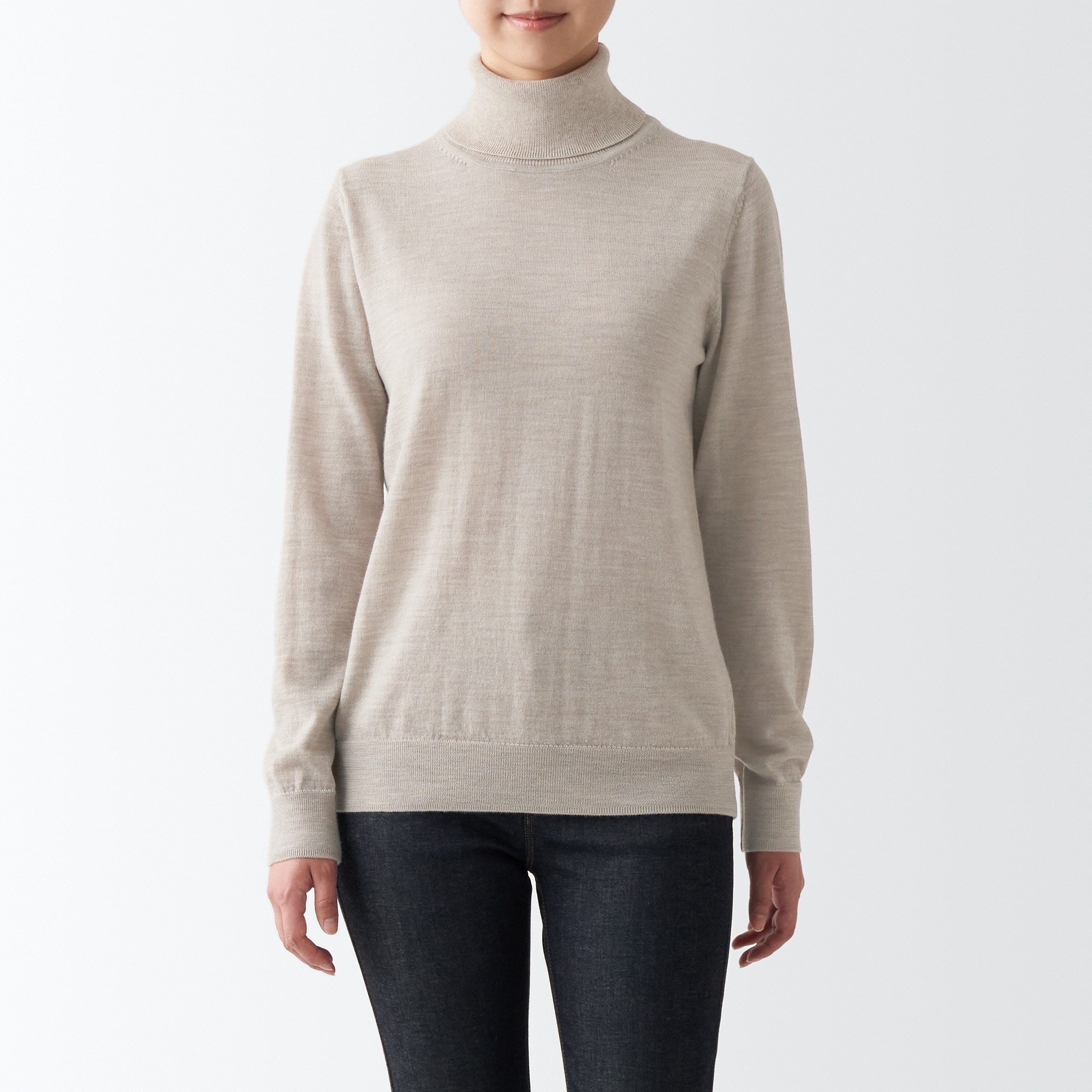 首のチクチクを抑えたタートルネック洗えるセーター