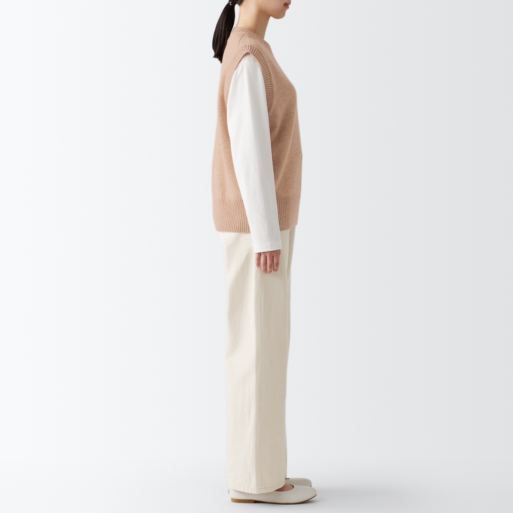 残糸で編んだクルーネックベスト