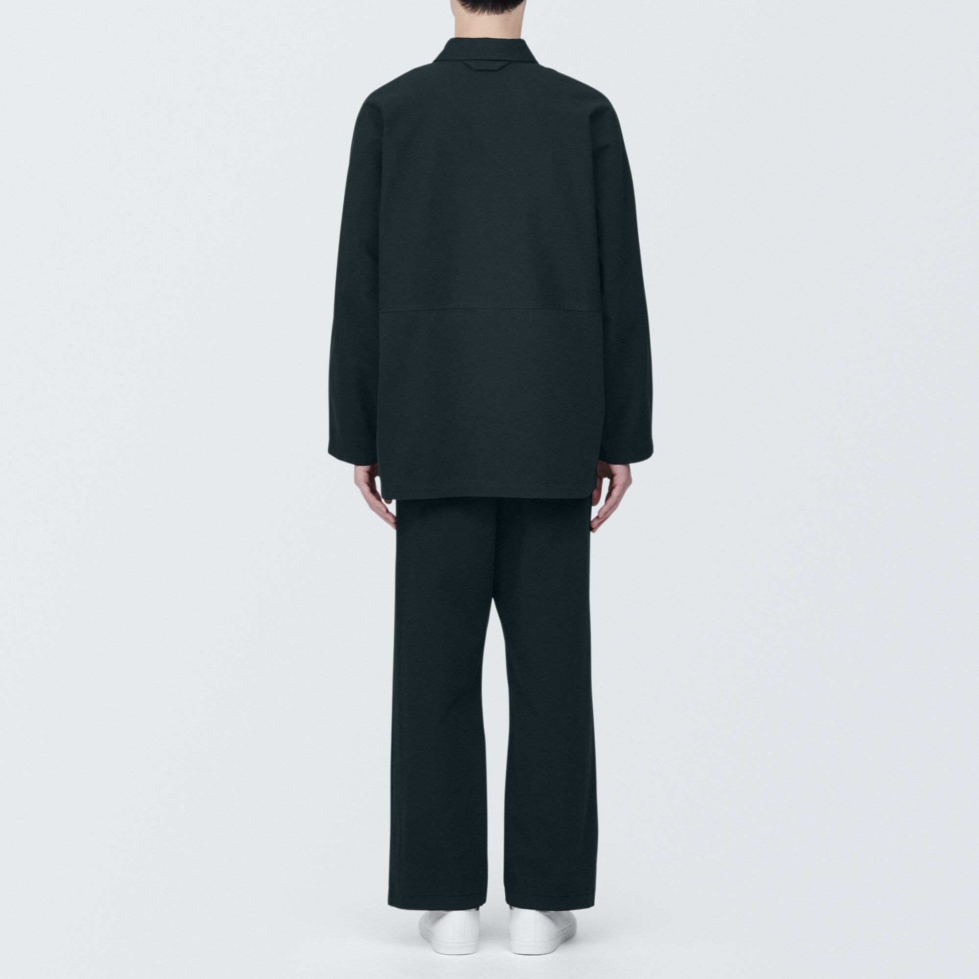 燃えにくい素材を使ったジャケット