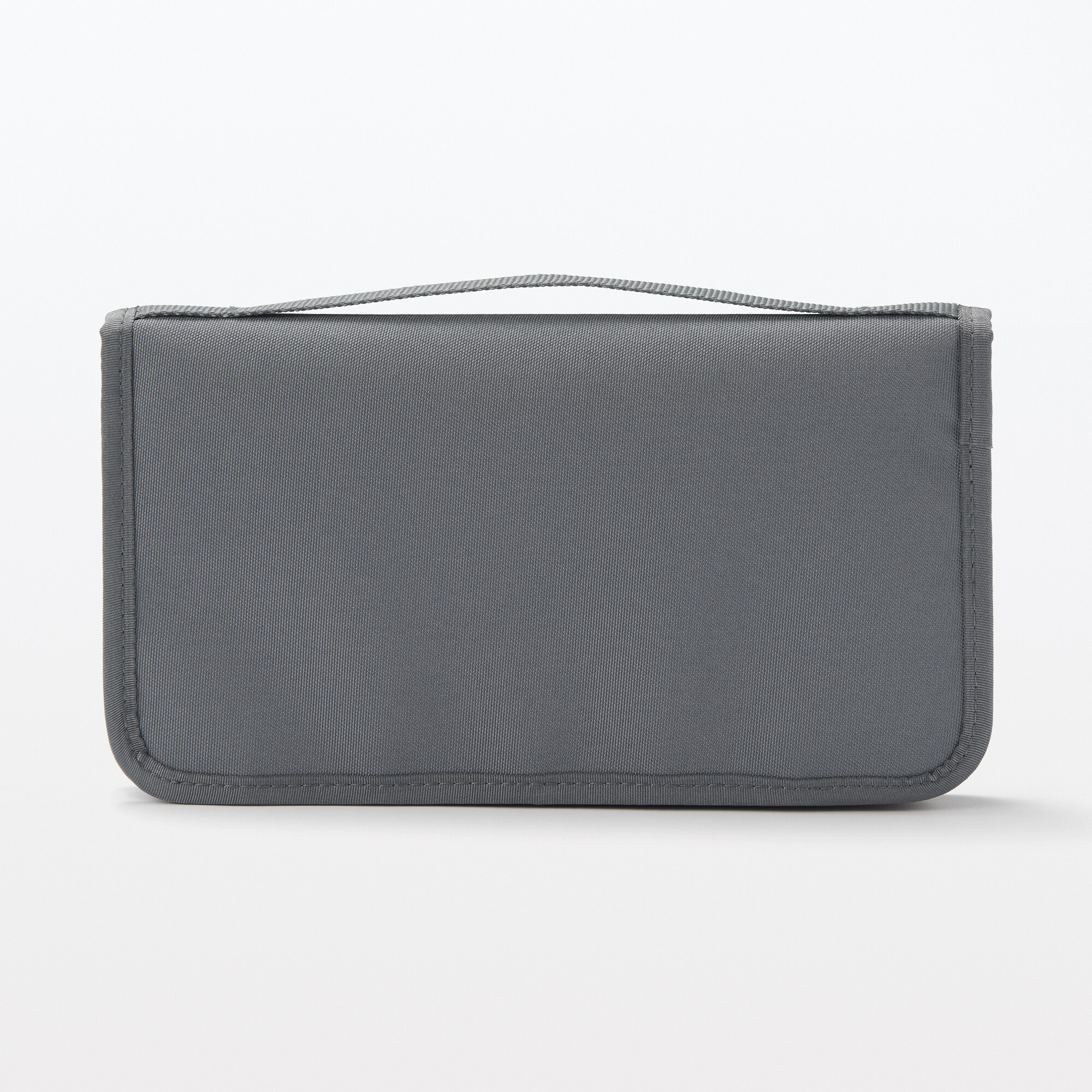 ポリエステル　パスポートケース　クリアポケット付　約２３．５×１３×２．５ｃｍ