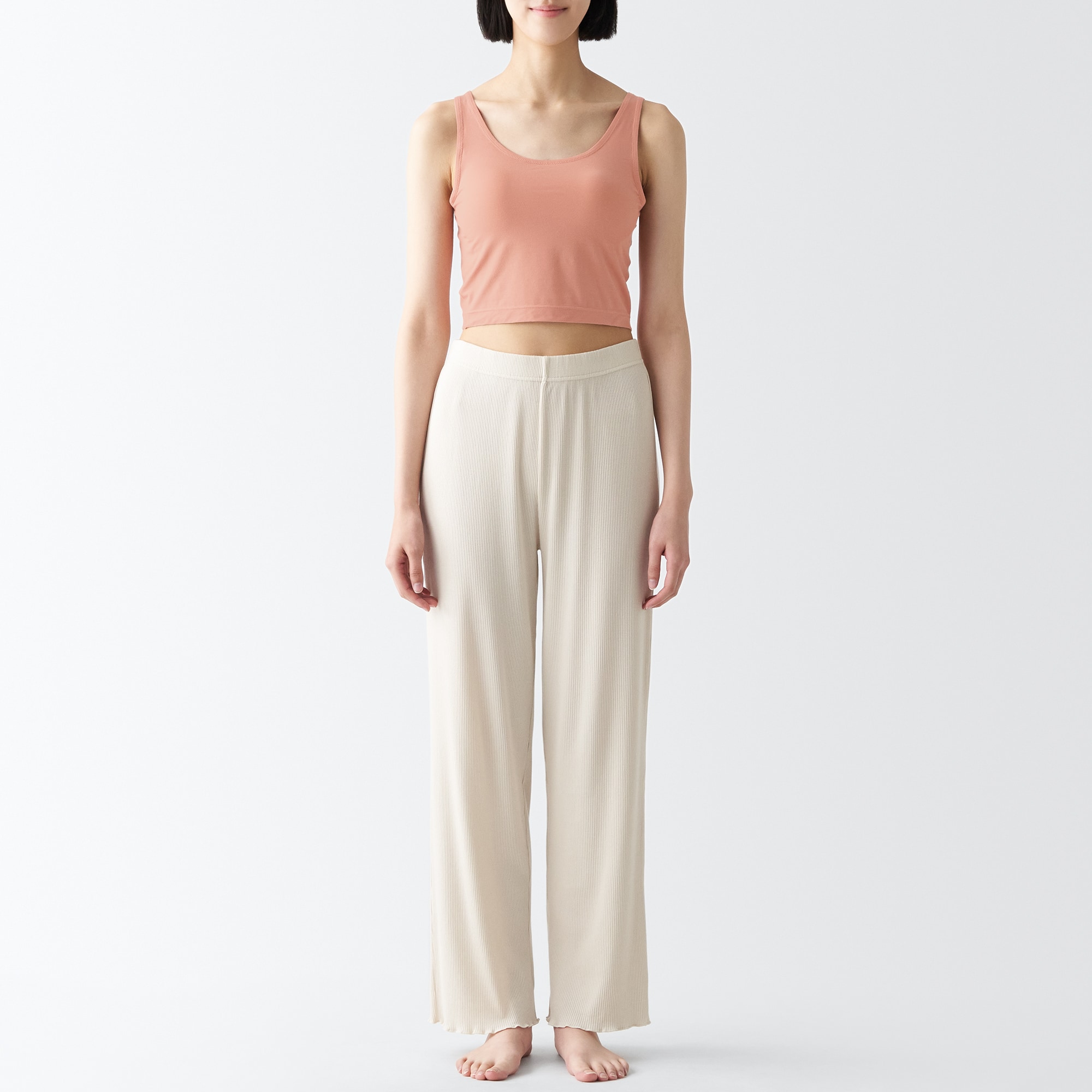 なめらかブラハーフ丈タンクトップ