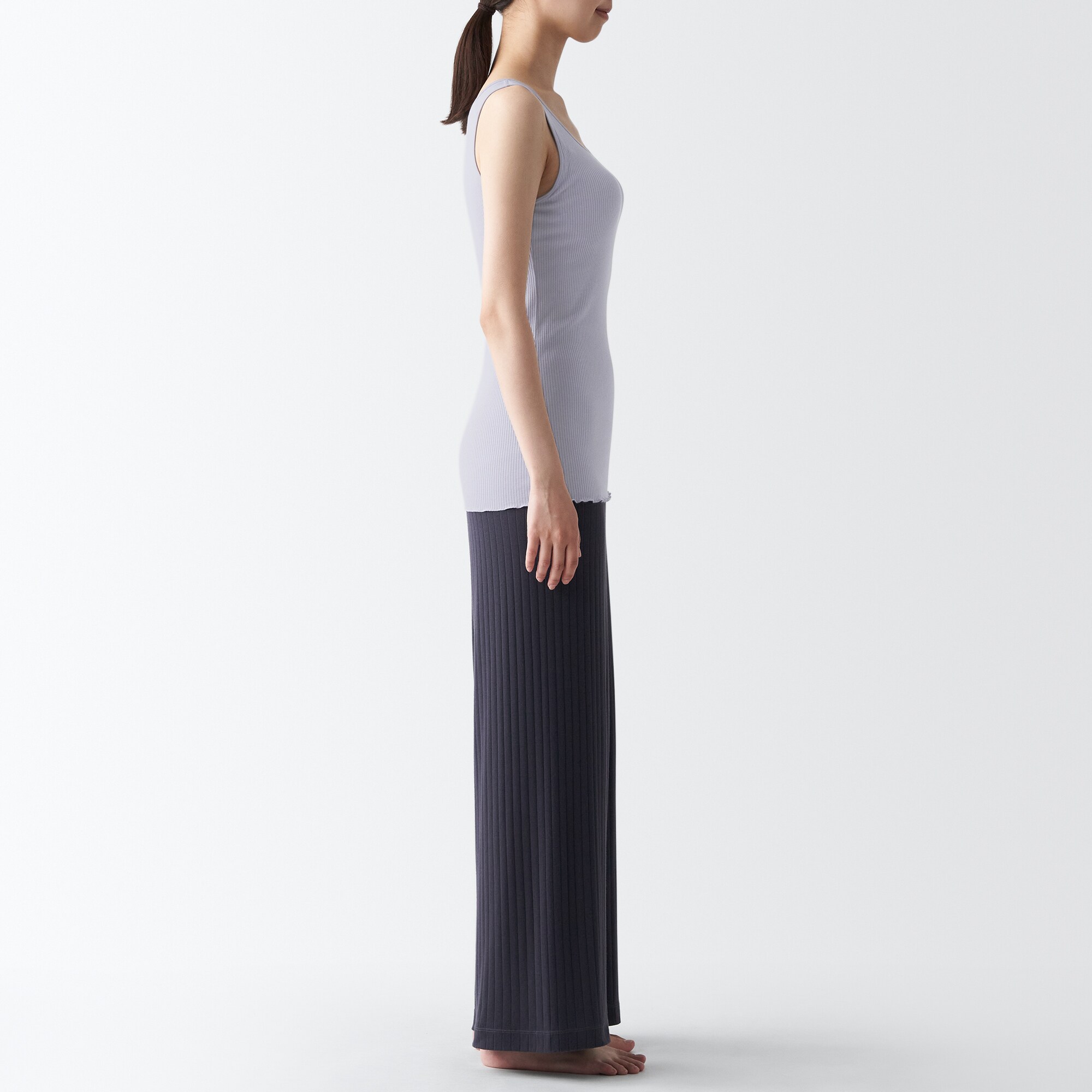 なめらかリブブラタンクトップ