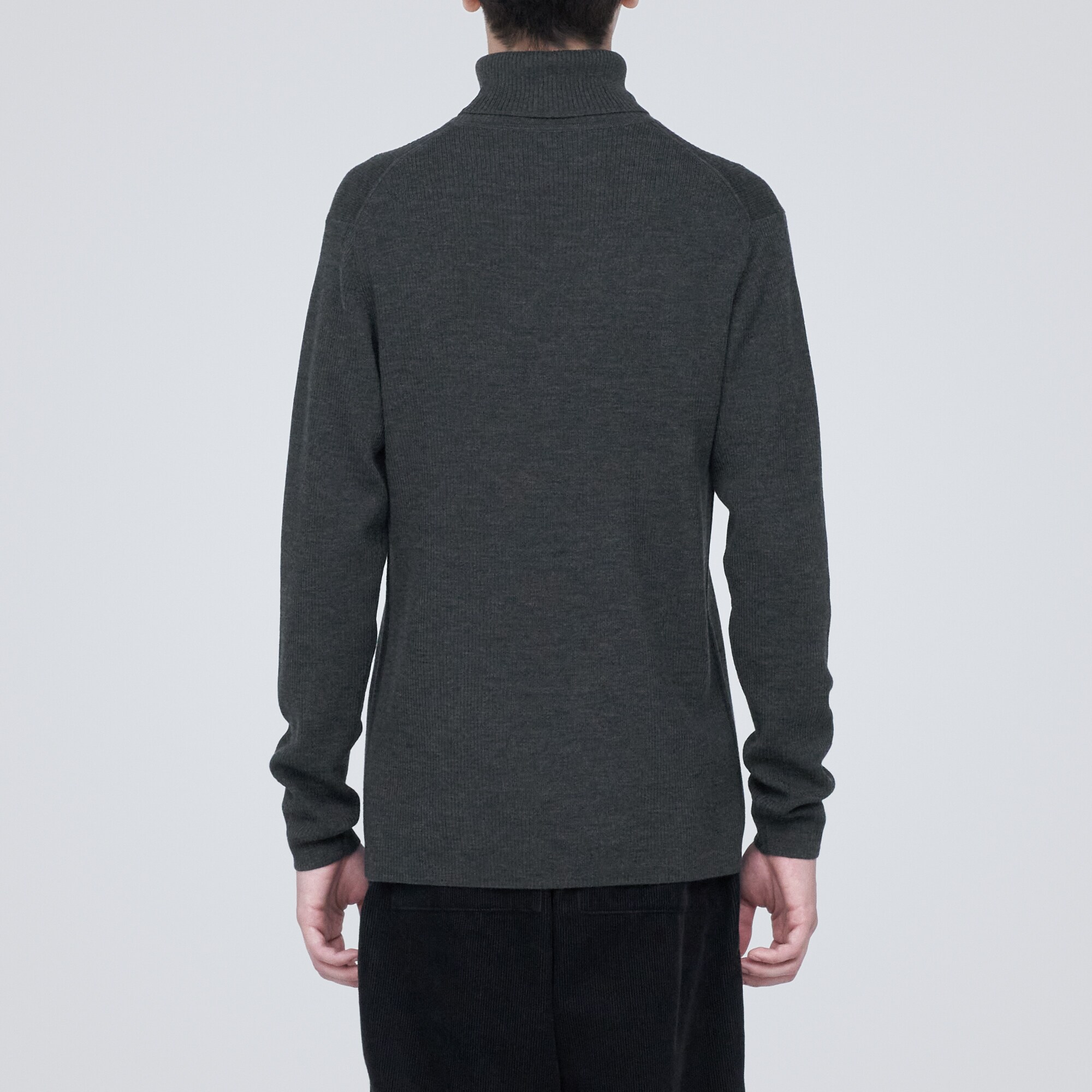 洗えるウールリブタートルネックセーター