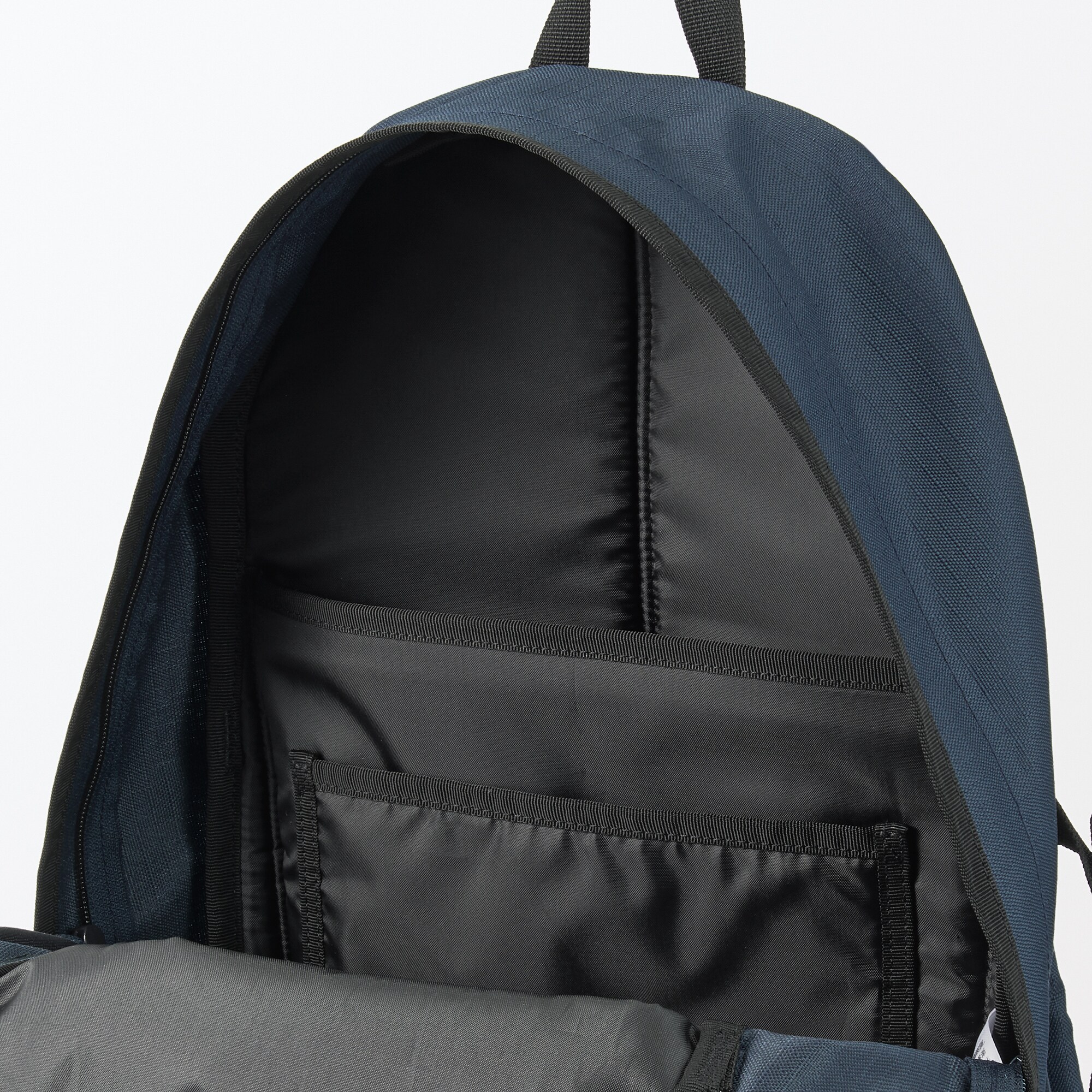 肩の負担を軽くする　撥水大容量リュックサック