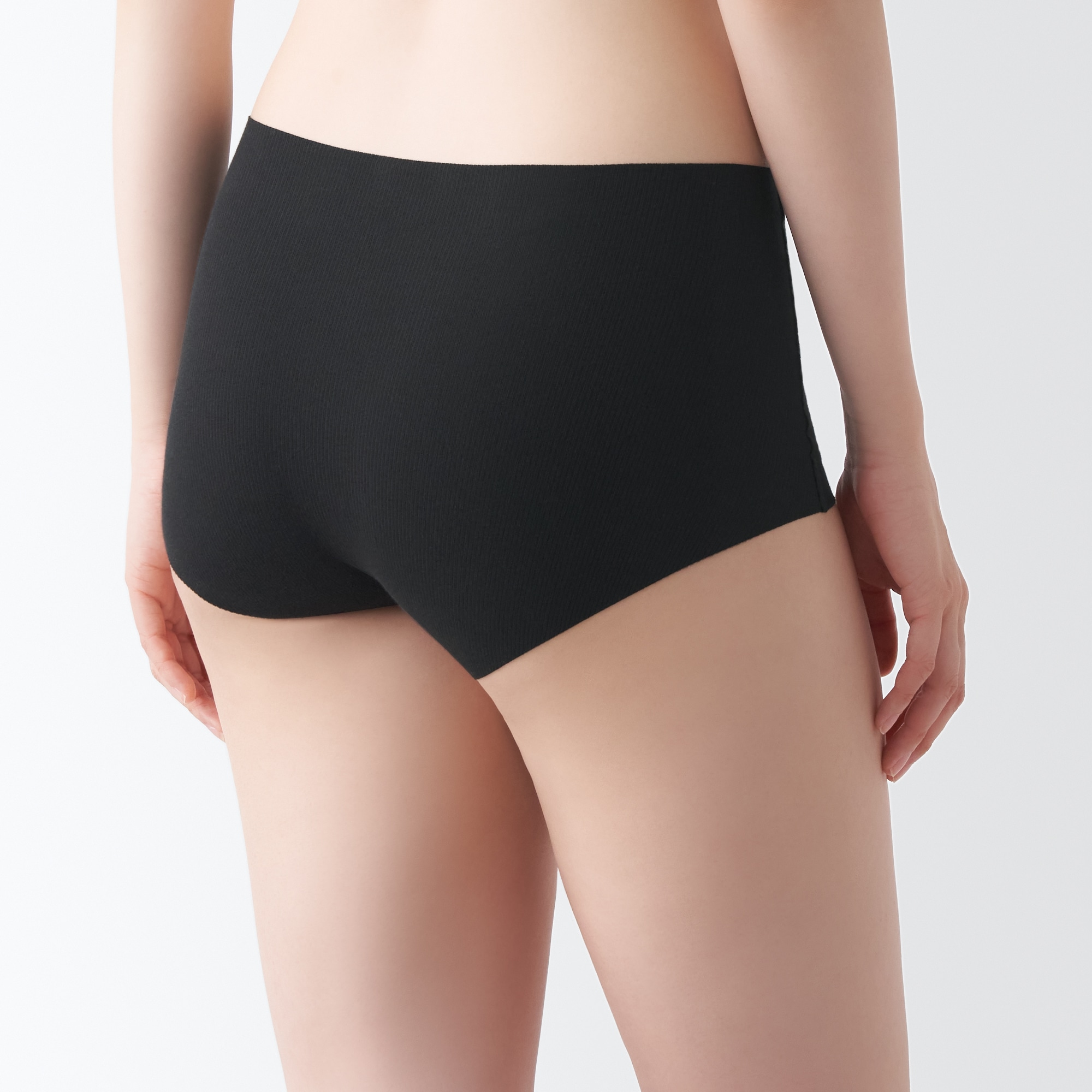 肌あたりがやさしいリブショーツ