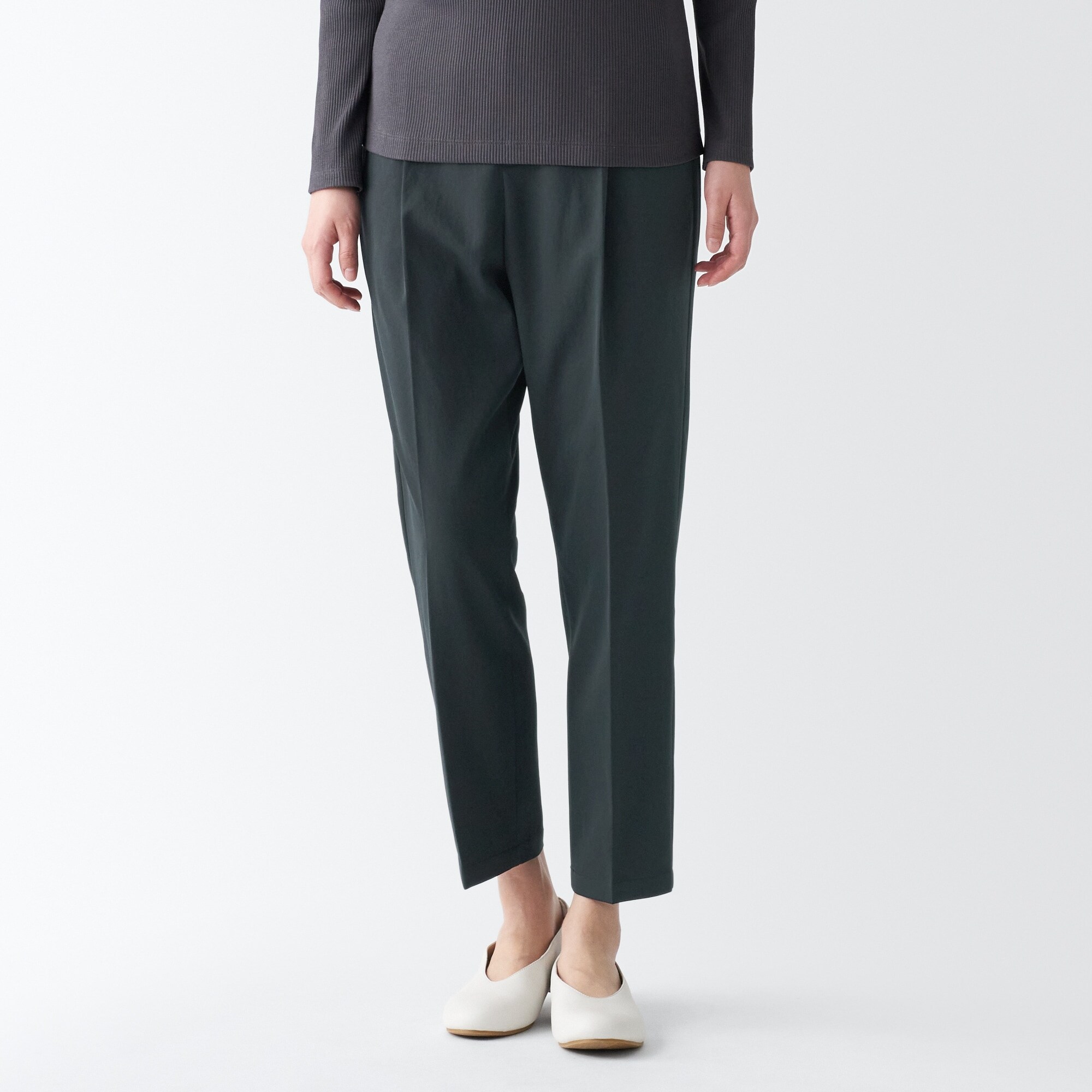 再生ポリエステルテーパードパンツ