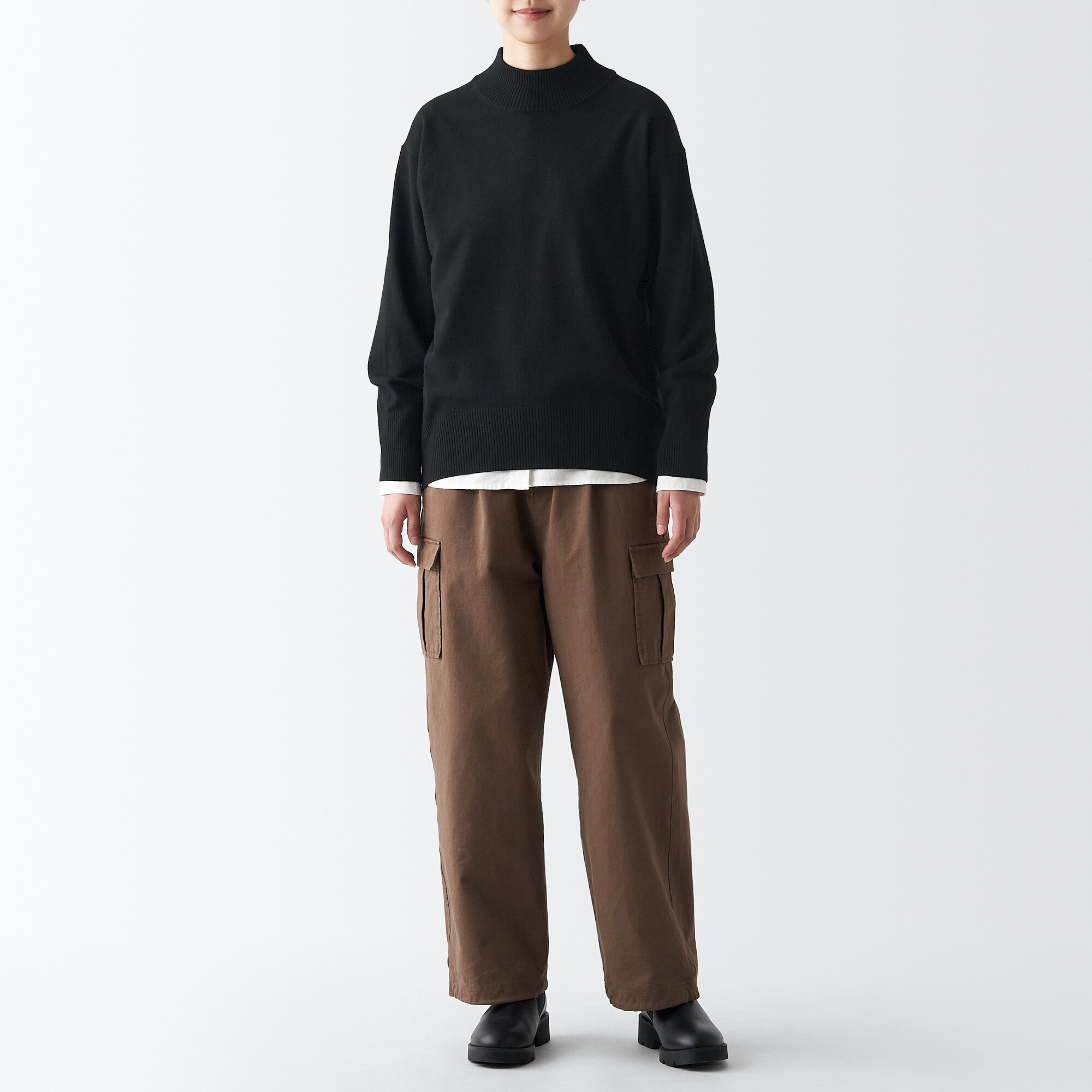 洗えるニットハイネックセーター