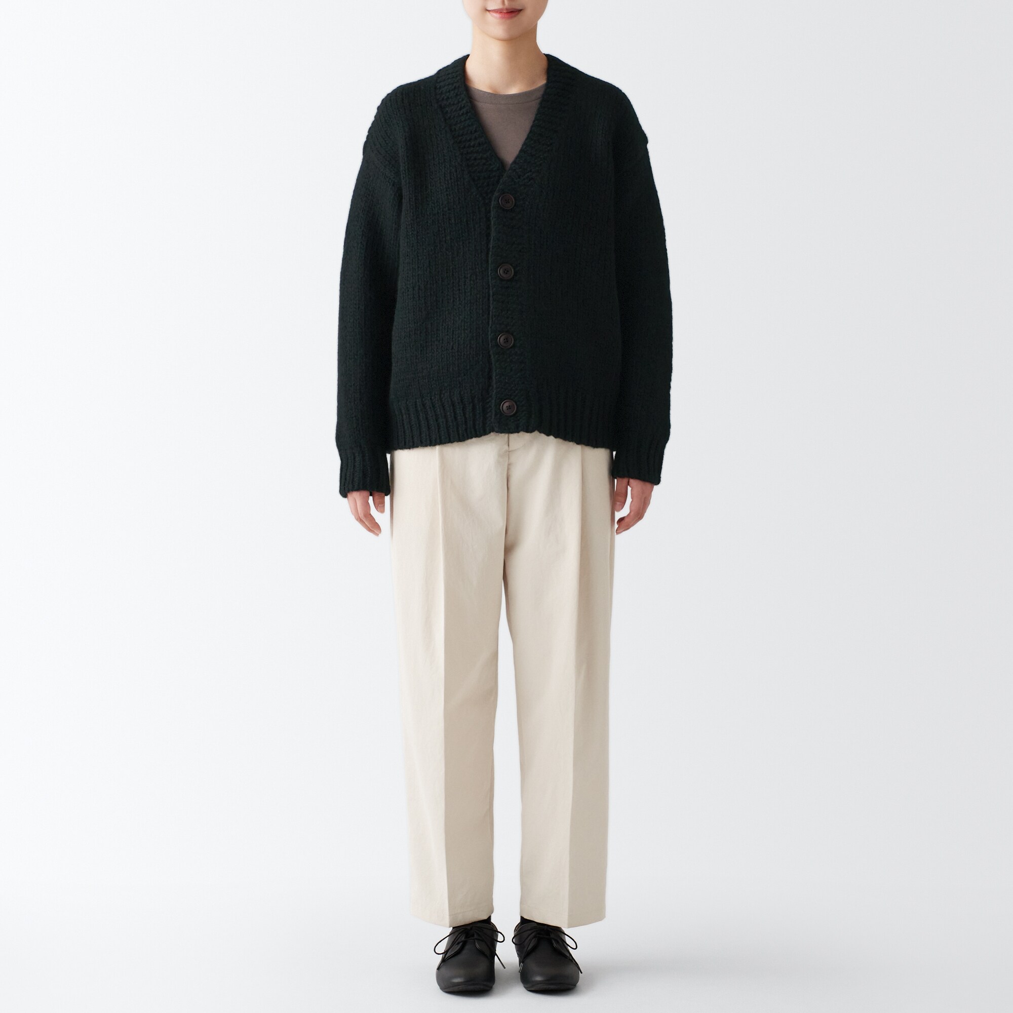 手編みニットカーディガン