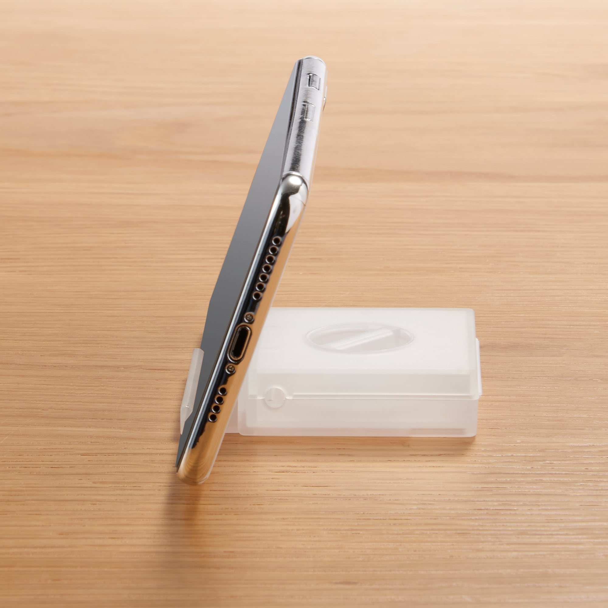 ポリプロピレン　スマホスタンド付ケーブル収納　角型