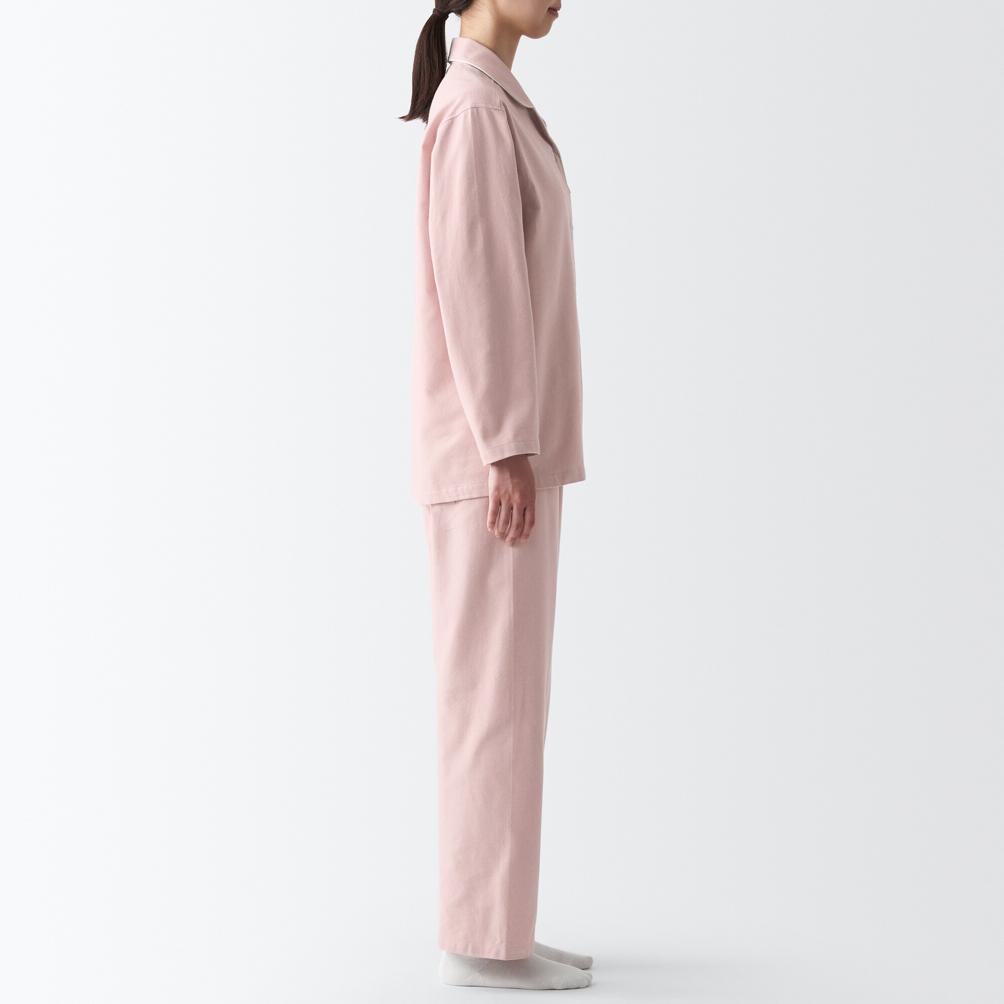 【両面起毛で温かい】脇に縫い目のない　フランネルパジャマ（新仕様：開襟・丸襟タイプ、お尻ポケットあり）