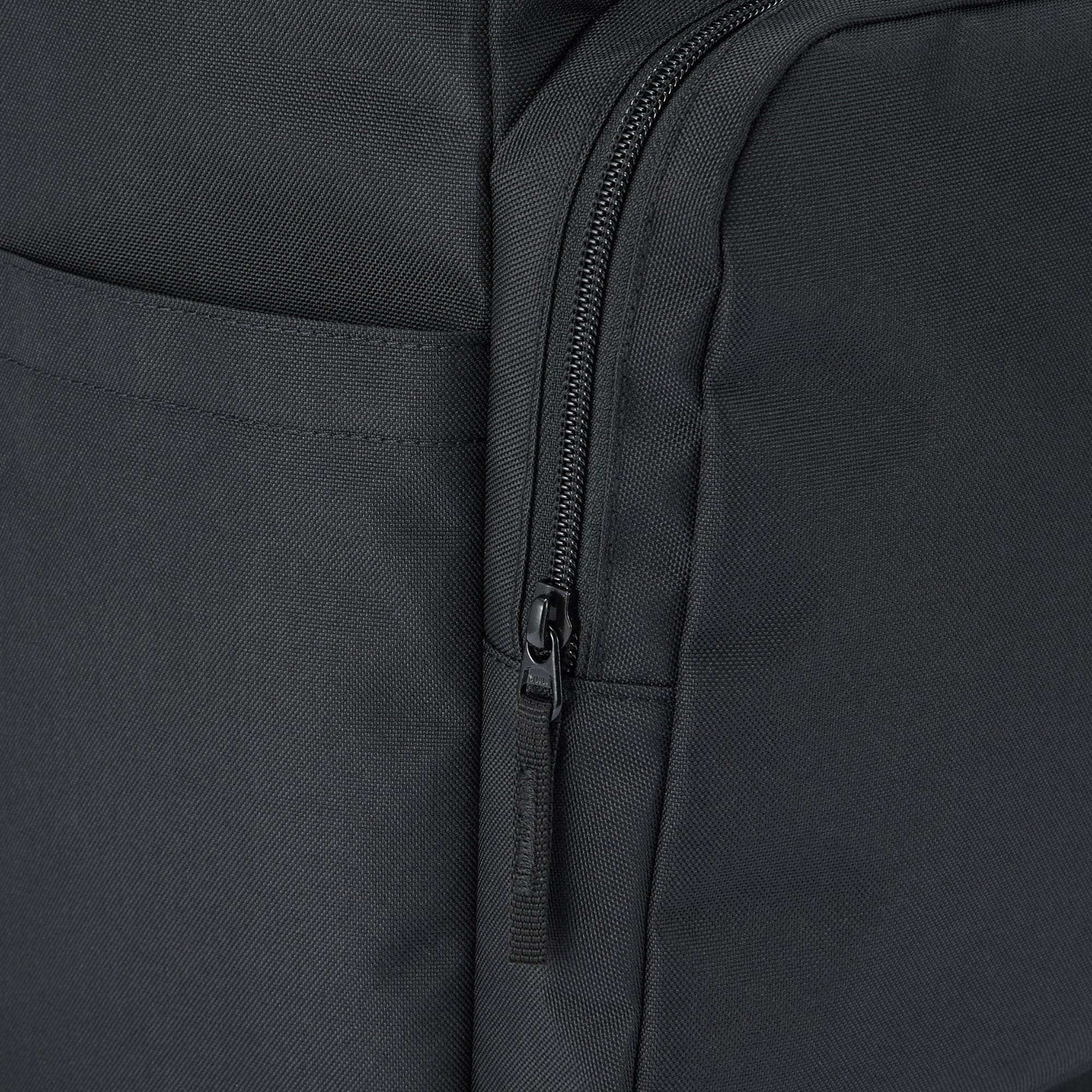 肩の負担を軽くする　撥水上から開くリュックサック