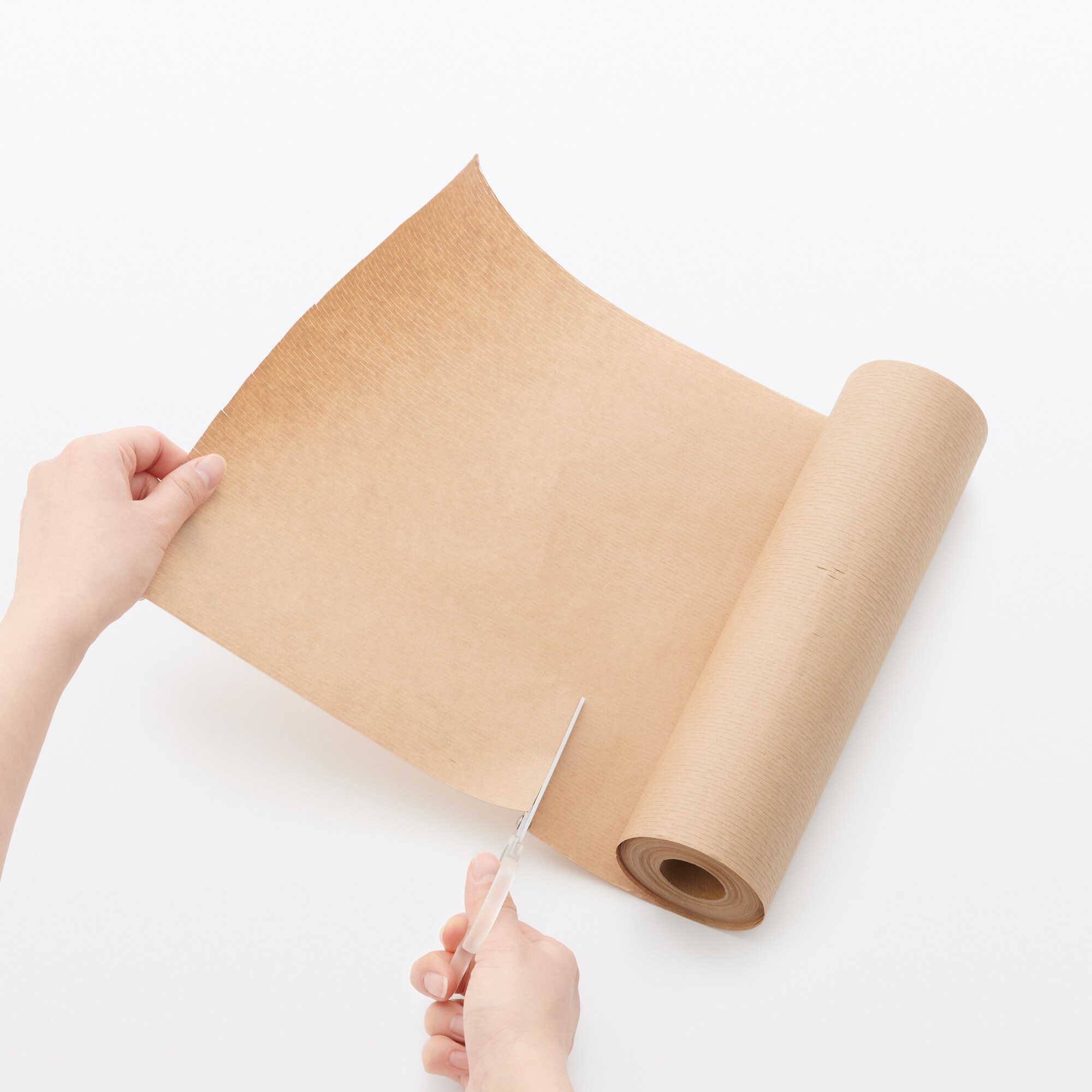 引っ張って広がるクッションペーパー　約幅２５ｃｍ×長さ２０ｍ