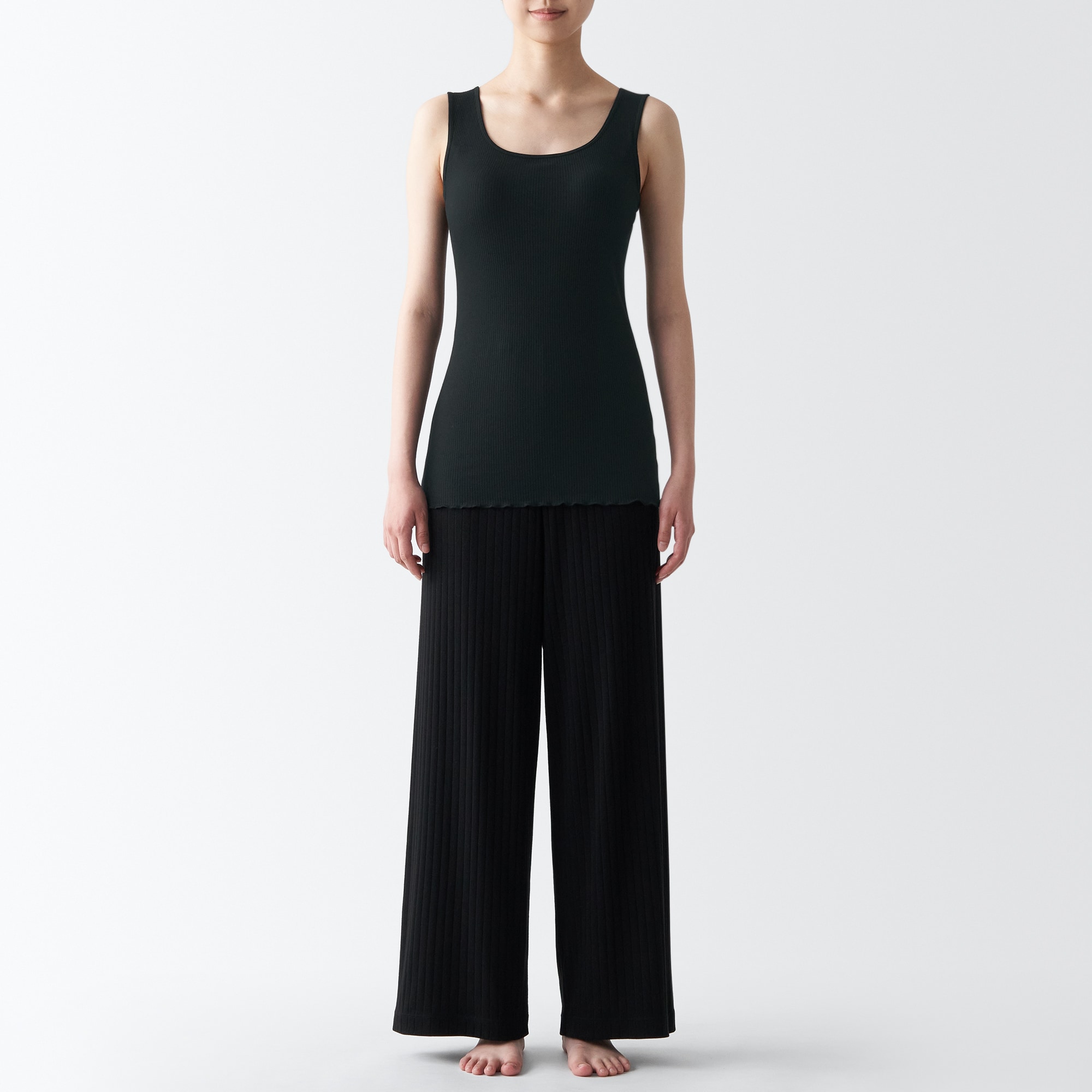 なめらかリブブラタンクトップ