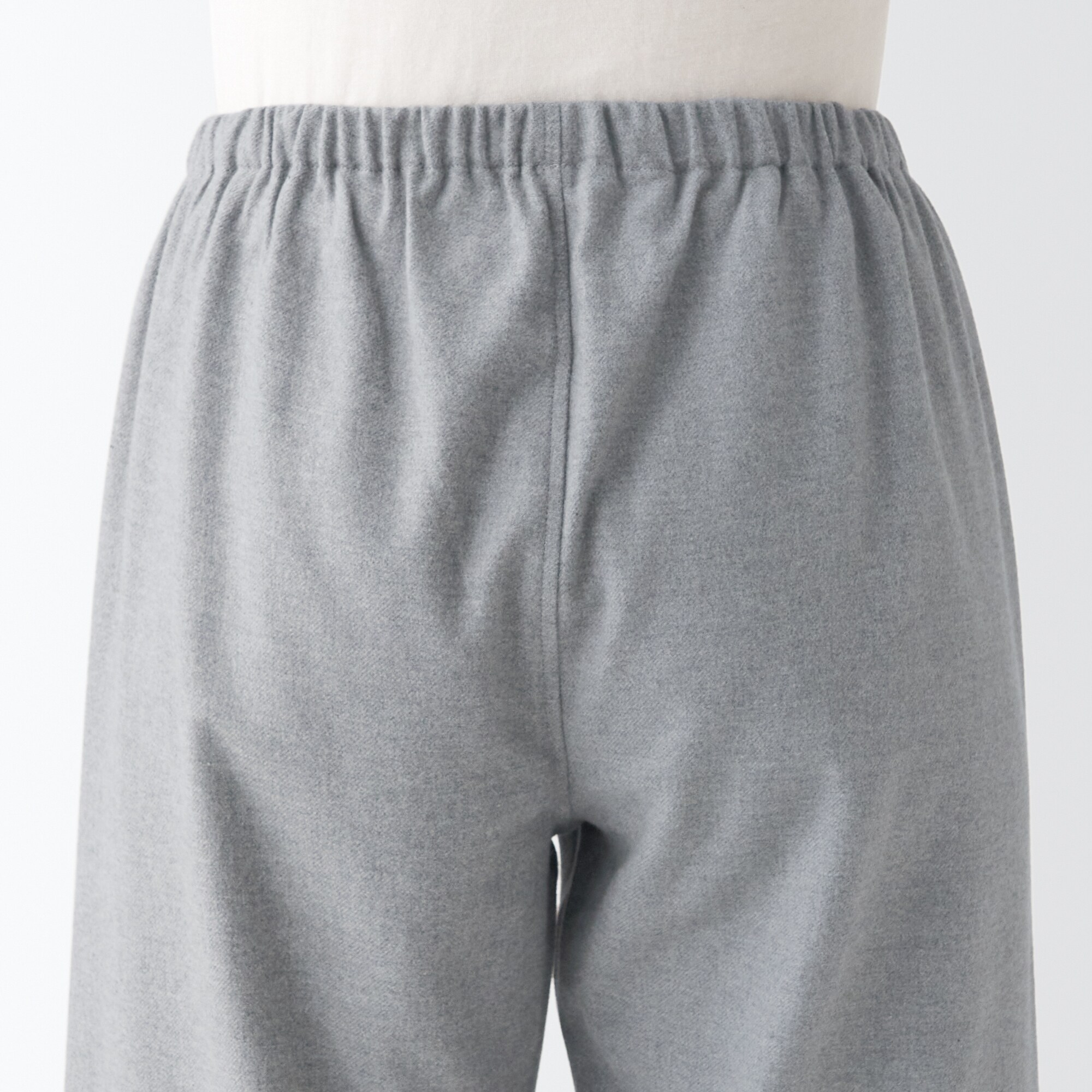 【両面起毛で温かい】脇に縫い目のない　フランネルパジャマ（旧仕様：丸襟タイプ・お尻ポケットなし）