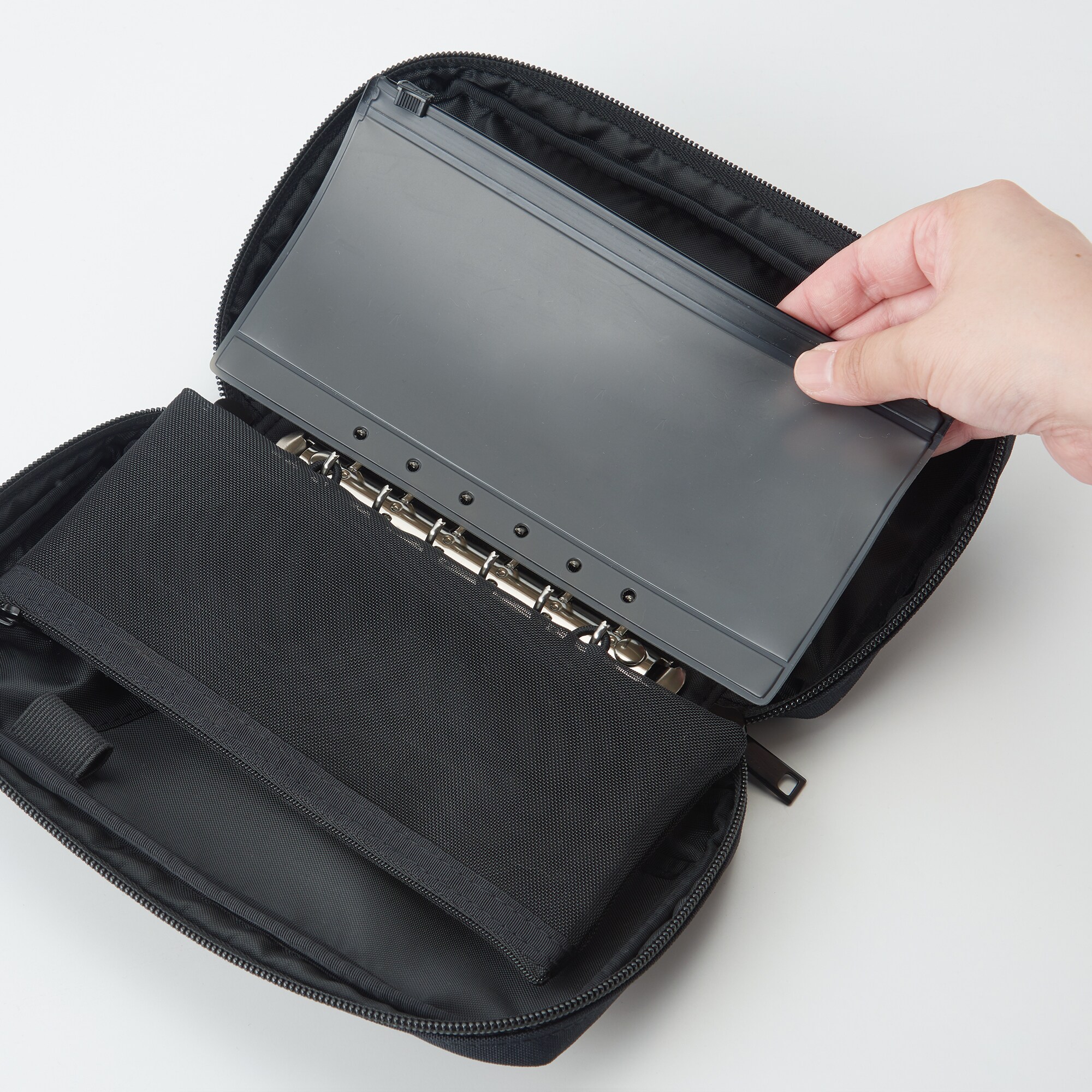 パスポートケース用リフィル　クリアポケット　黒／３枚入／約２０×１０ｃｍ