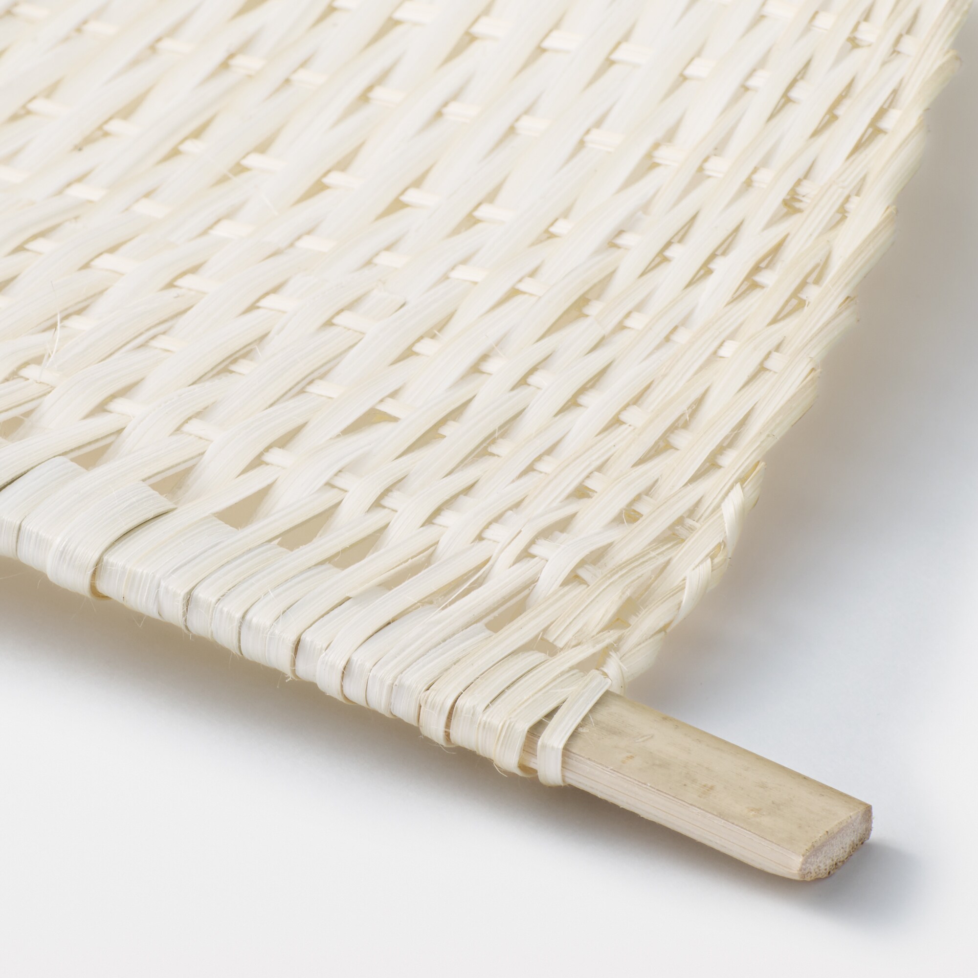 竹でできたうちわ　小・大