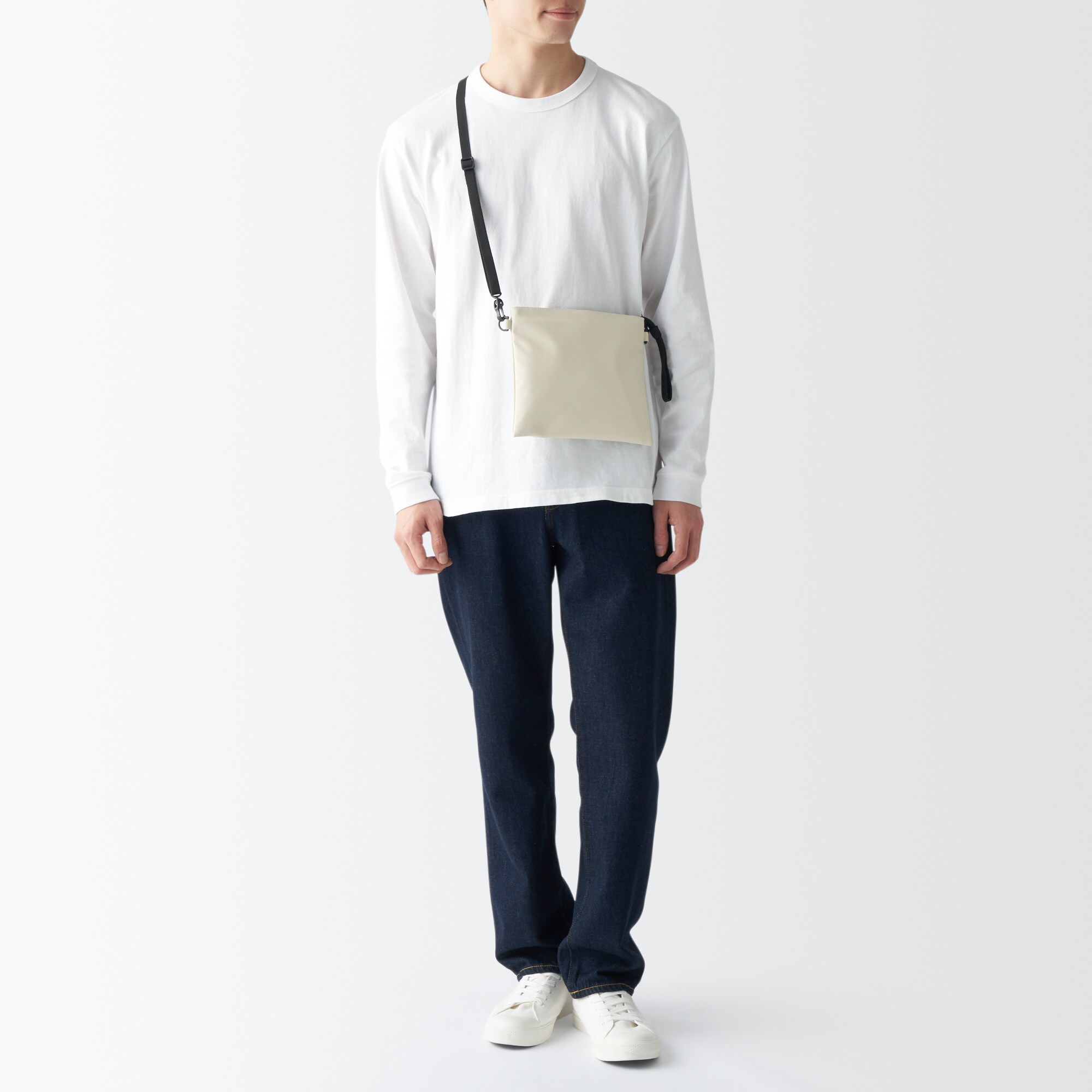 植物由来の原料を使った　サコッシュ