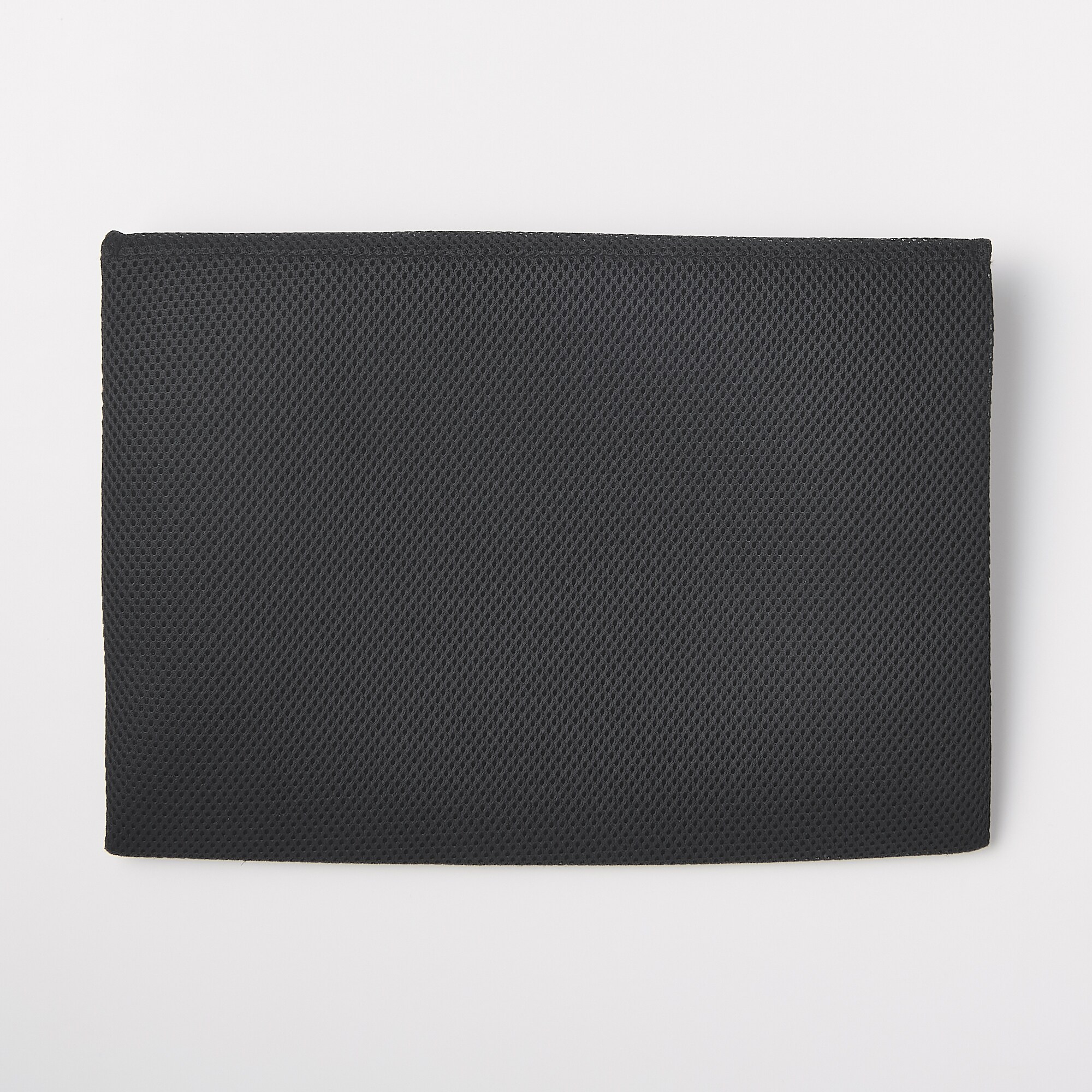 【１３型用】ポリエステルメッシュＰＣカバー　ポケット付　黒