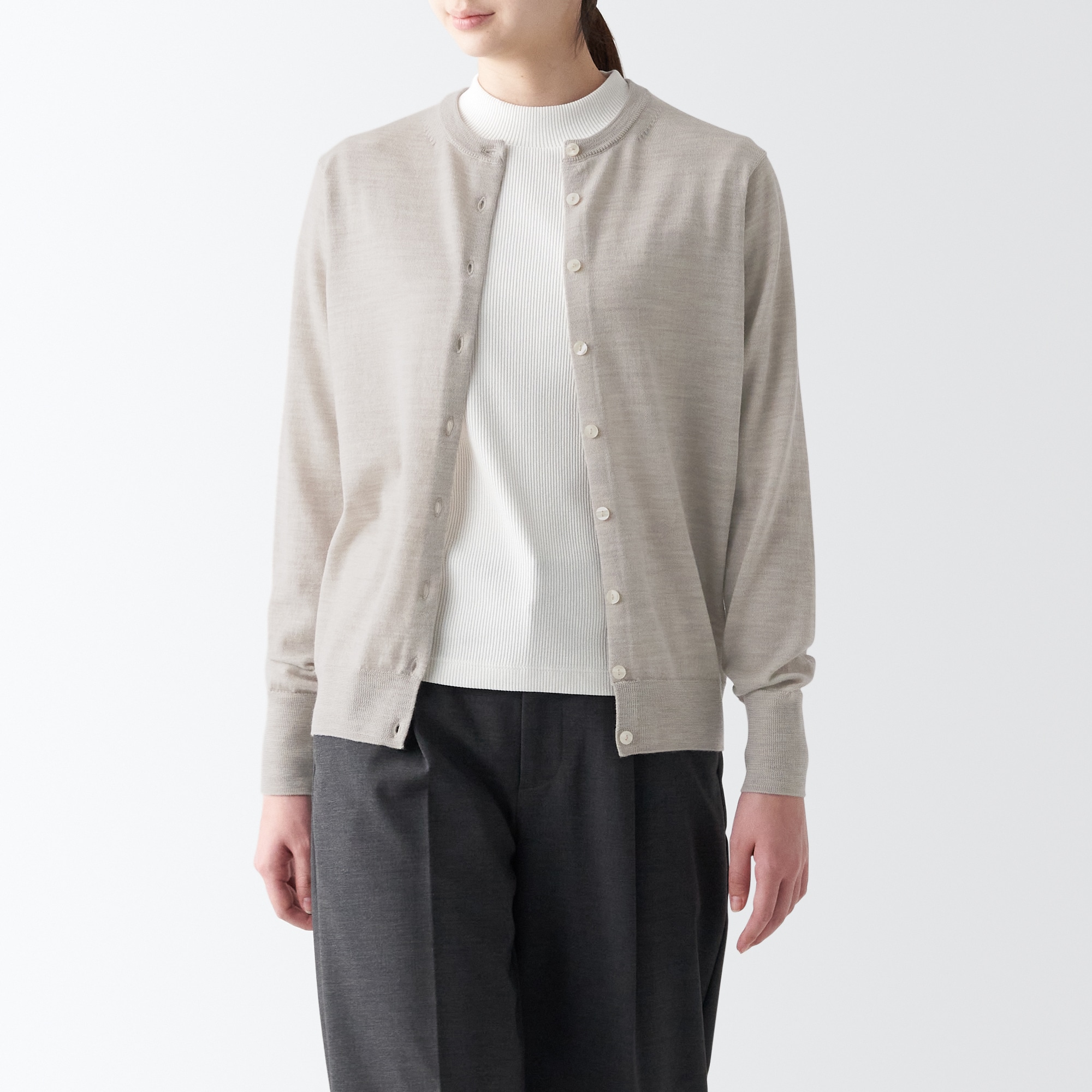 洗えるウールハイゲージクルーネックカーディガン