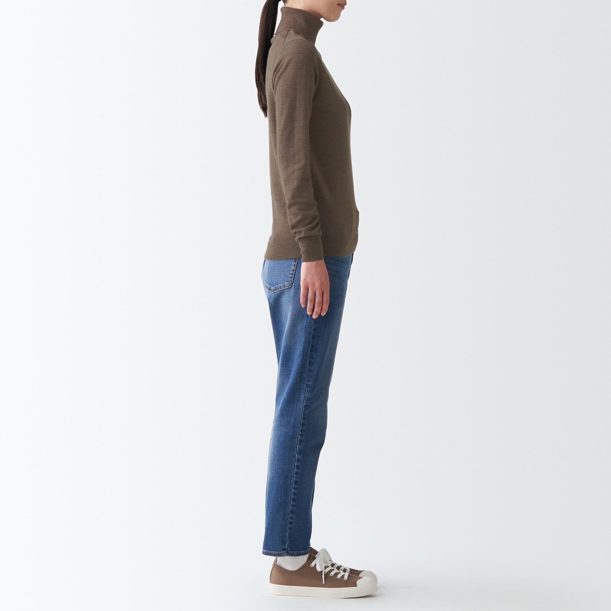 首のチクチクを抑えた天竺　タートルネック洗えるセーター